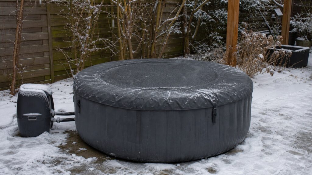Opblaasspa winter: laten staan of opbergen?