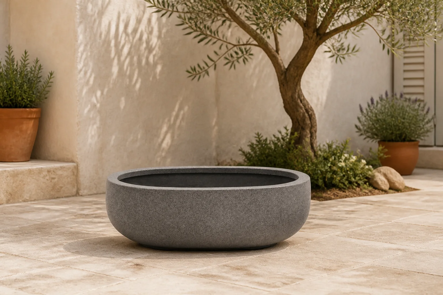 Sfeerfoto van Luca Lifestyle Grigio Longtail bloempot S 45x20x15cm – Taupe
