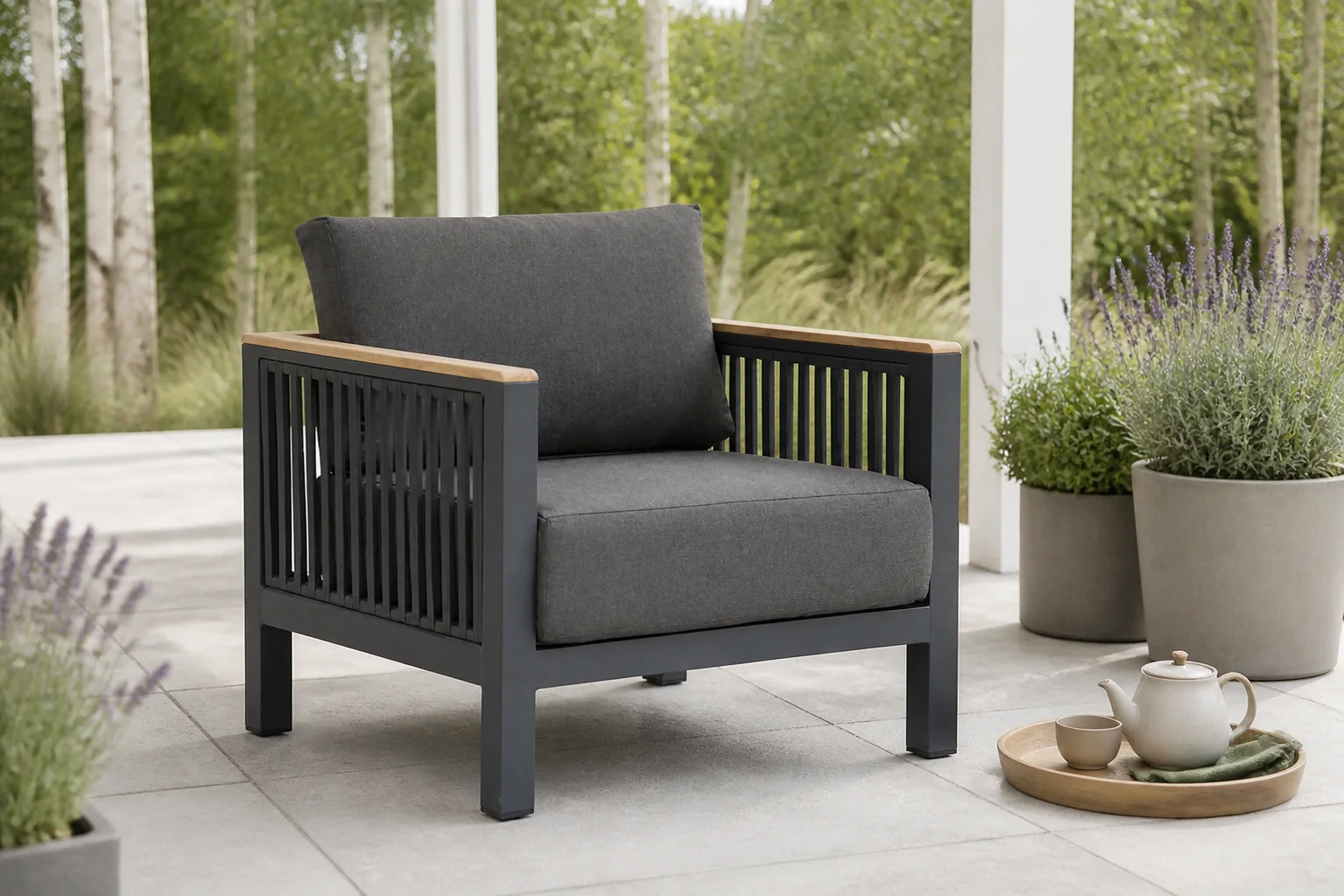 Sfeerfoto van Santika Furniture Shadow lounge tuinstoel – Grijs-antraciet