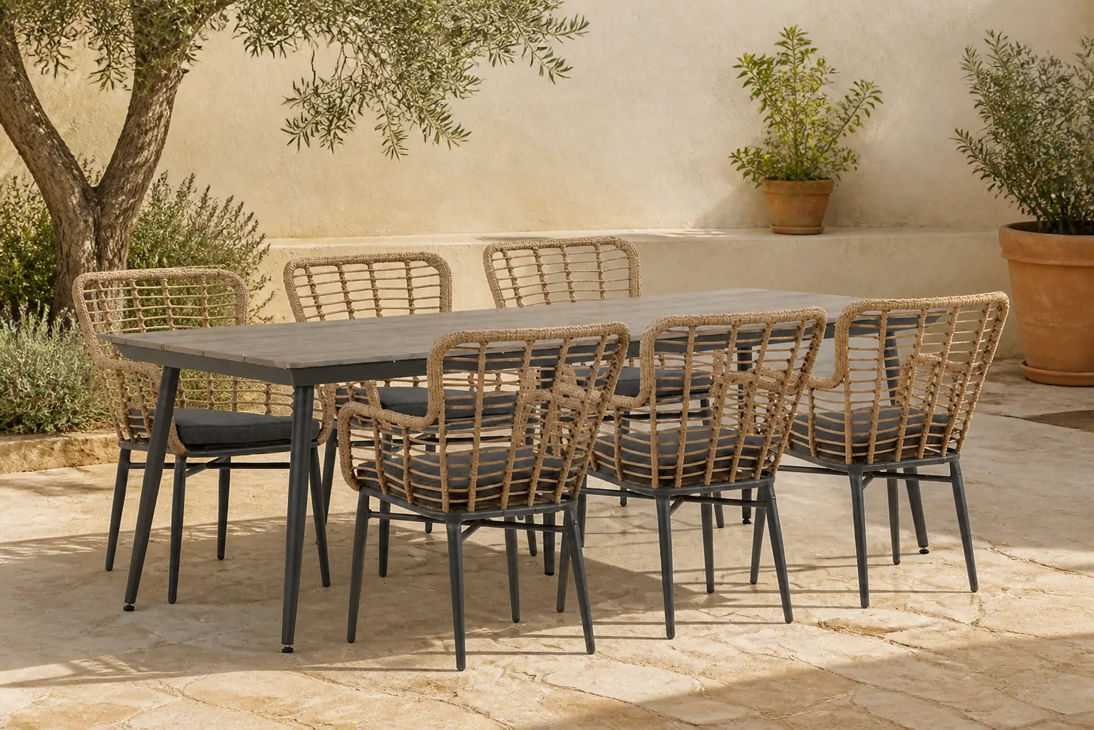 Sfeerfoto van De Laan Projects Laan Toledo/Matale 240 cm dining tuinset 7-delig – Taupe-naturel-bruin