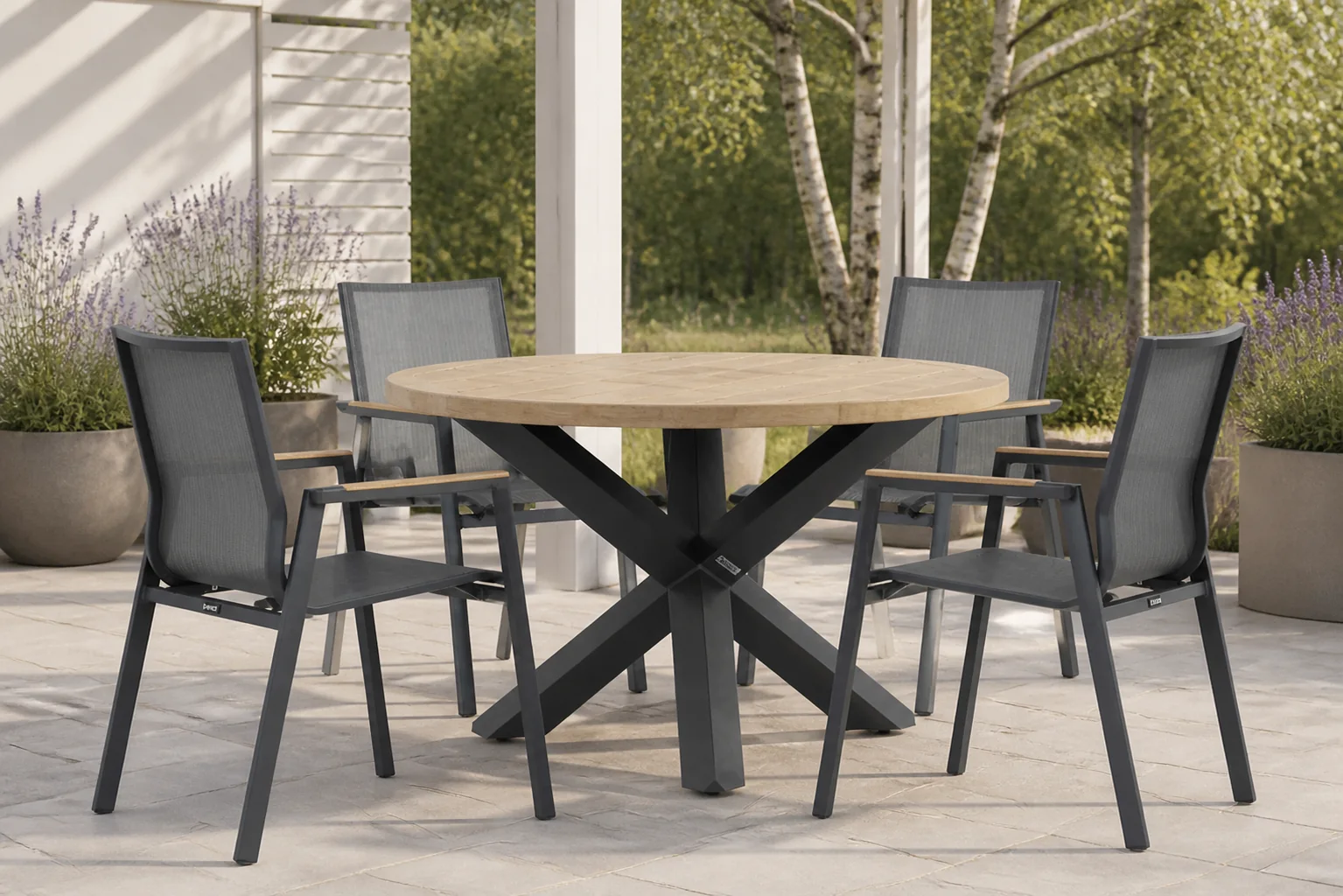 Sfeerfoto van Lifestyle Garden Furniture Fiora/Rockville 120 cm dining tuinset 5-delig – Grijs-antraciet