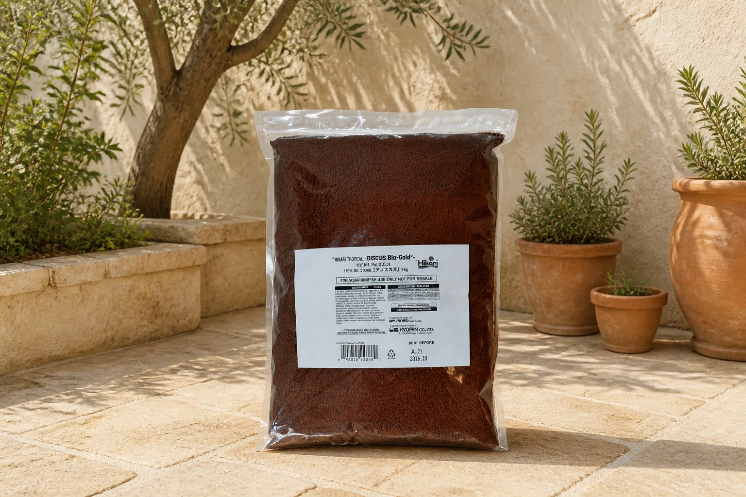 Sfeerfoto van Hikari discusfood biogold 1 kg