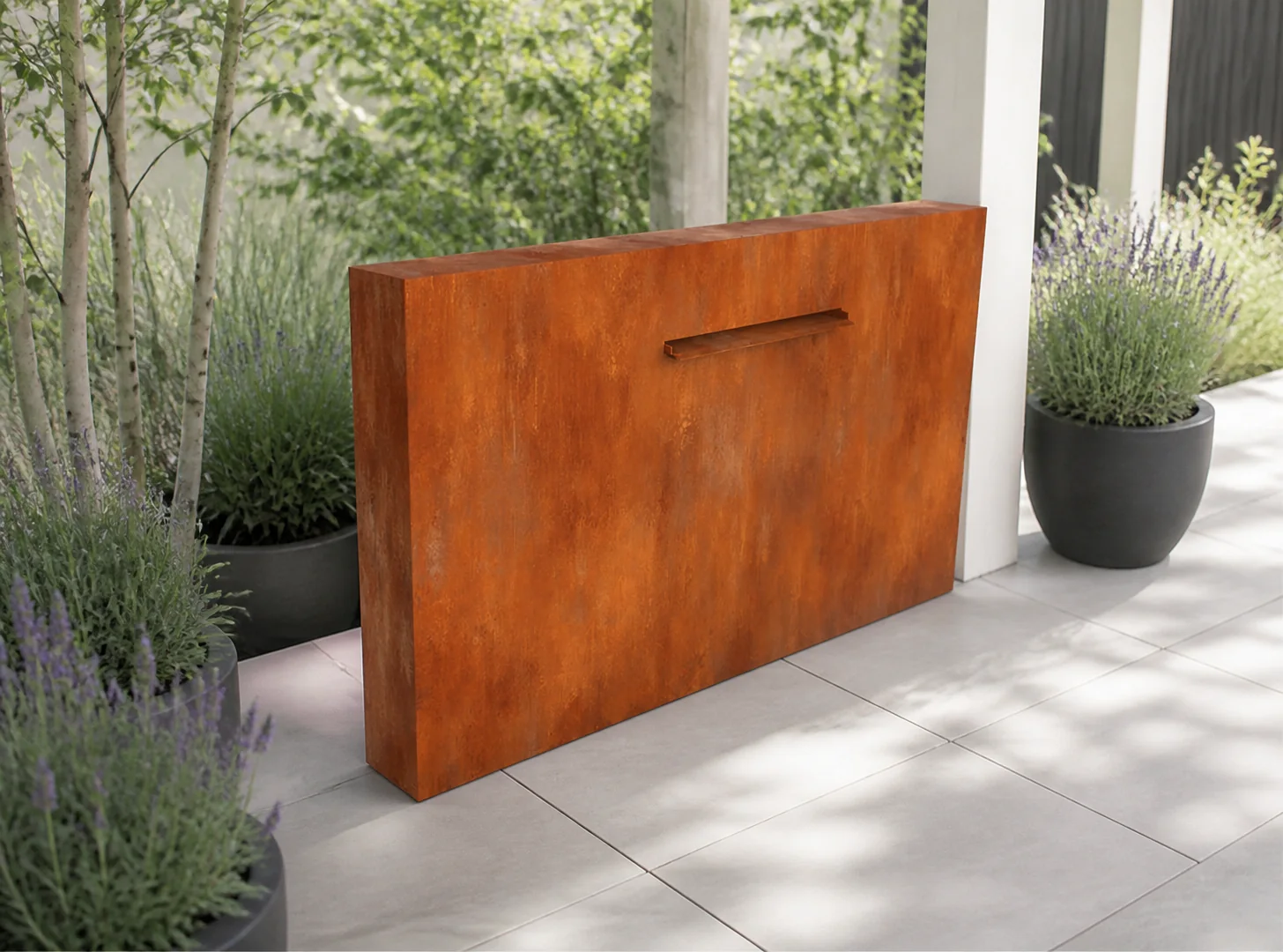 Sfeerfoto van Geroba Cascadi Cortenstaal Watervalelement naast vijver 1000 x 250 x 1200 mm – bruin