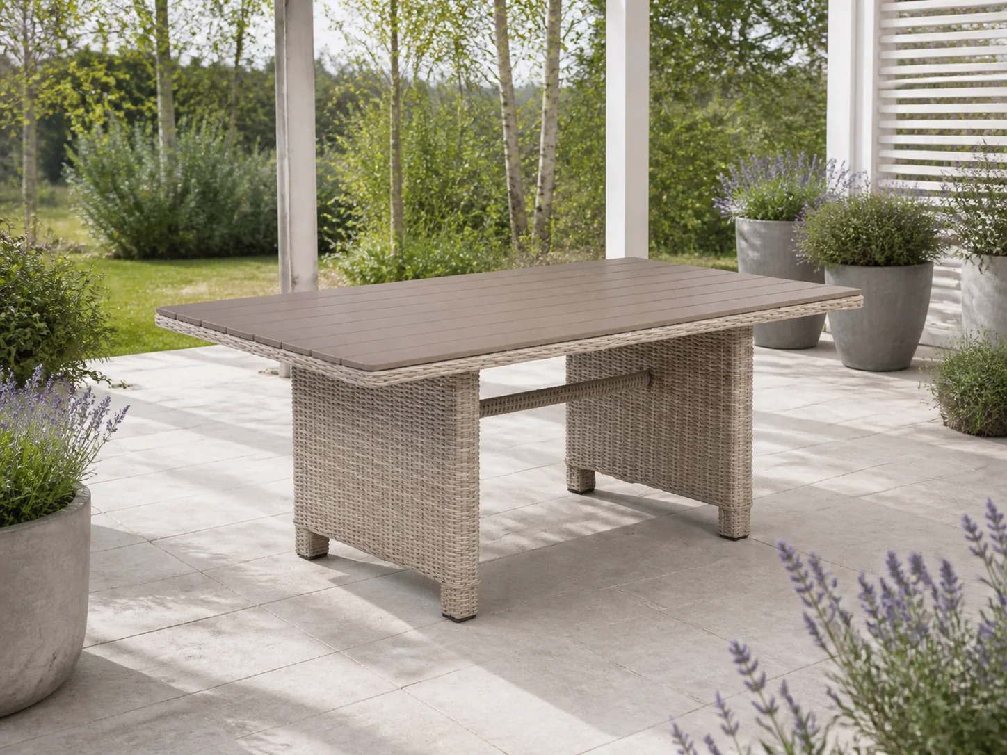 Sfeerfoto van Garden impressions Milwaukee Tuintafel 170 x 90 cm bruin