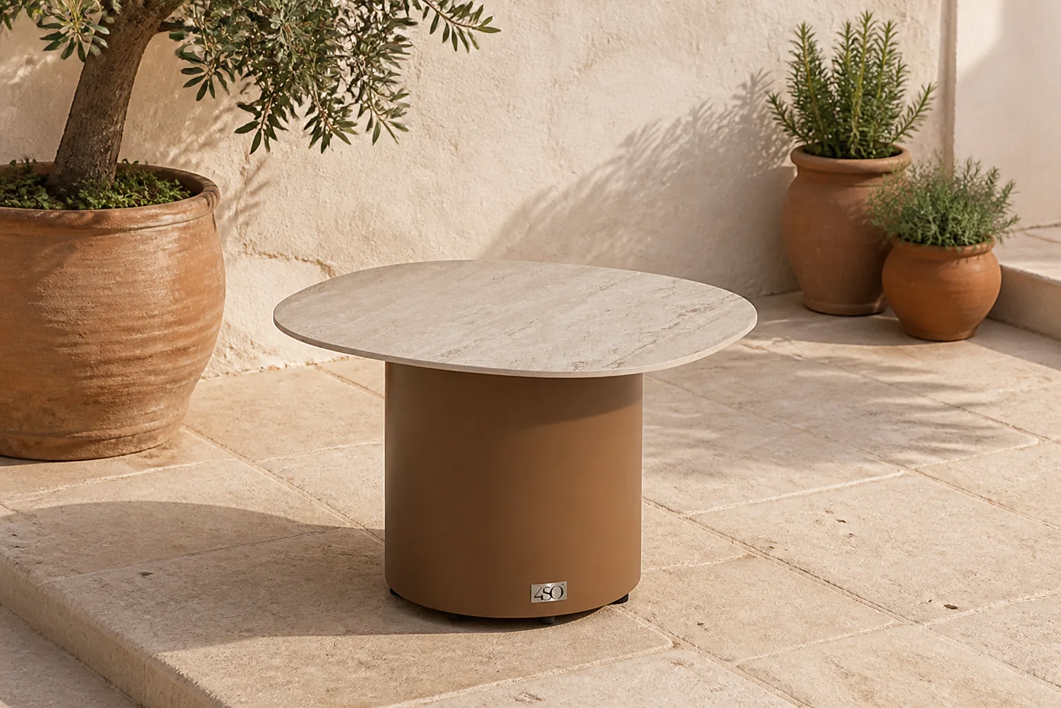 Sfeerfoto van 4 Seasons Outdoor Sofie lounge coffee table 50x60x35 cm – Taupe-naturel-bruin
