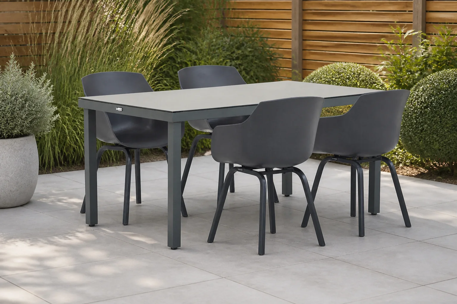Sfeerfoto van Lifestyle Garden Furniture Salina/Porto 160 cm dining tuinset 5-delig – Grijs-antraciet