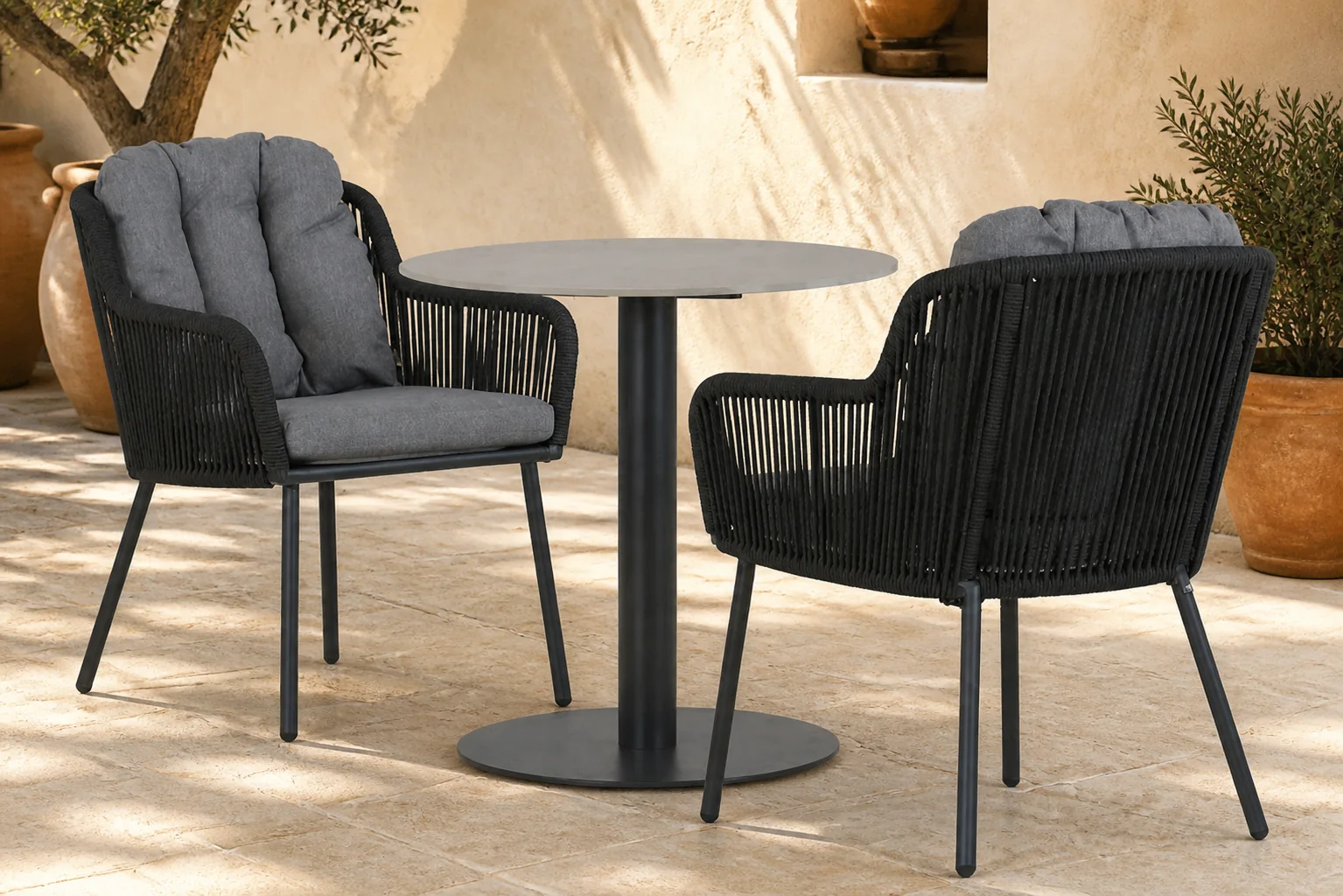 Sfeerfoto van Santika Furniture Tendenza/Como 70 cm bistroset 3-delig – Grijs-antraciet