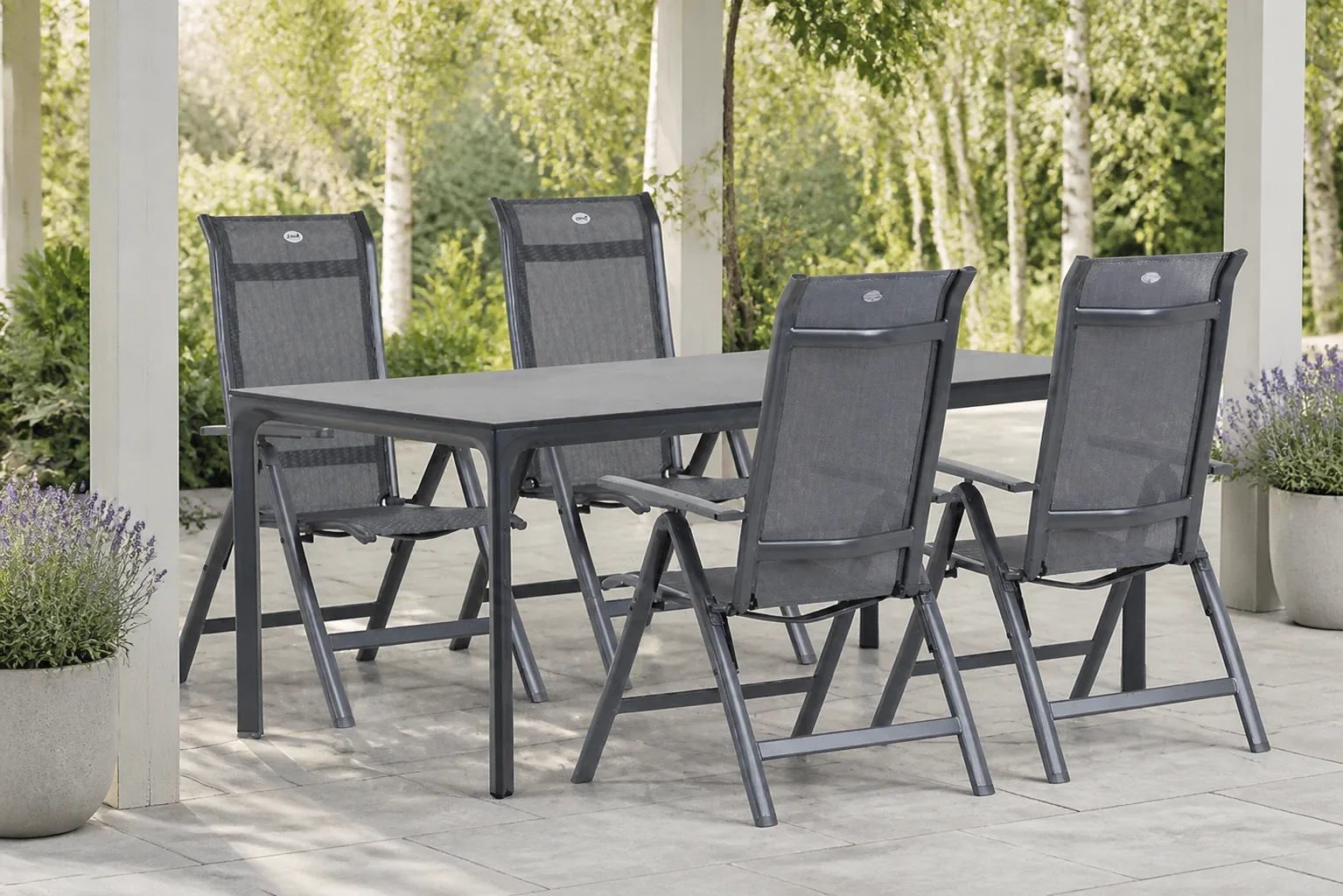Sfeerfoto van Hartman Alice/Cesar 180 cm dining tuinset 5-delig – Grijs-antraciet