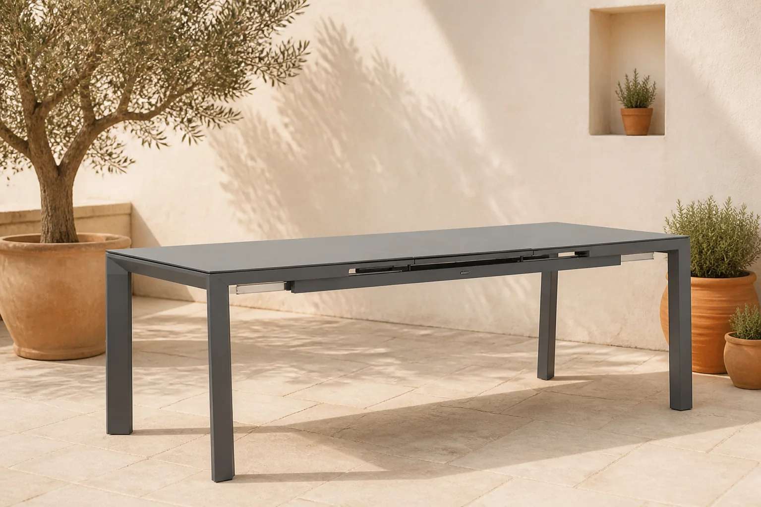 Sfeerfoto van Lifestyle Garden Furniture Alicante dining tuintafel uitschuifbaar 180/240 x 90 cm – Grijs-antraciet