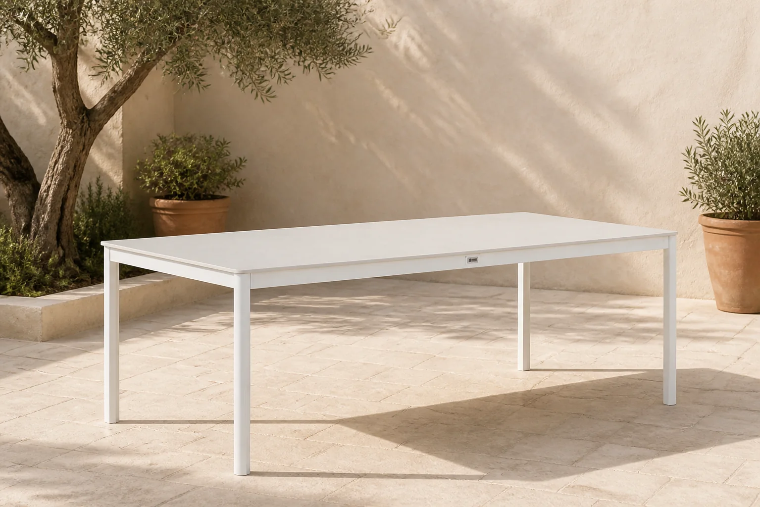 Sfeerfoto van Coco Como dining tuintafel 220 x 100 cm – Wit