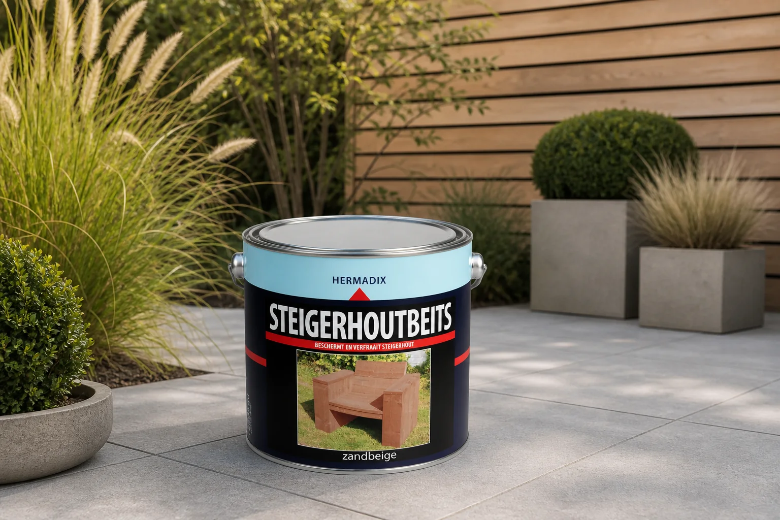 Sfeerfoto van Hermadix Steigerhoutbeits zandbeige 2500 ml – beige;hout