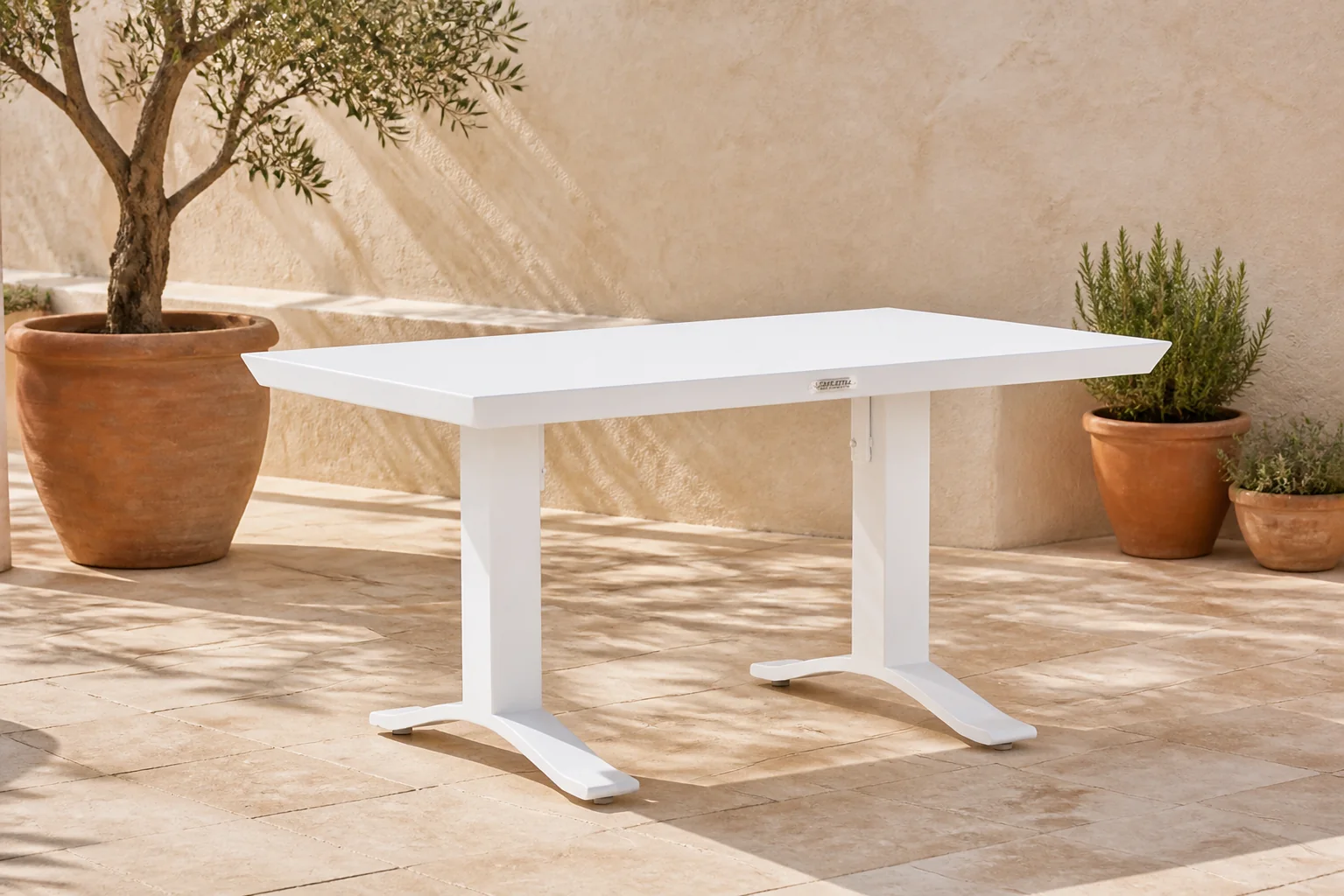 Sfeerfoto van Lifestyle Garden Furniture Lione lounge/dining tuintafel 140 x 80 cm – Wit