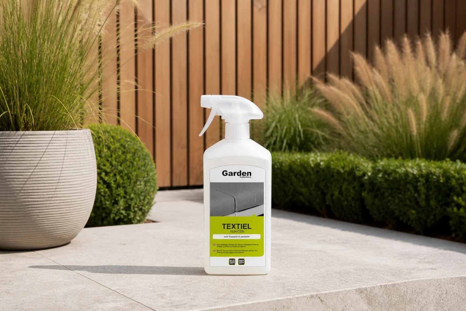 Sfeerfoto van Garden Collections Textiel Reiniger 1 ltr – Transparant