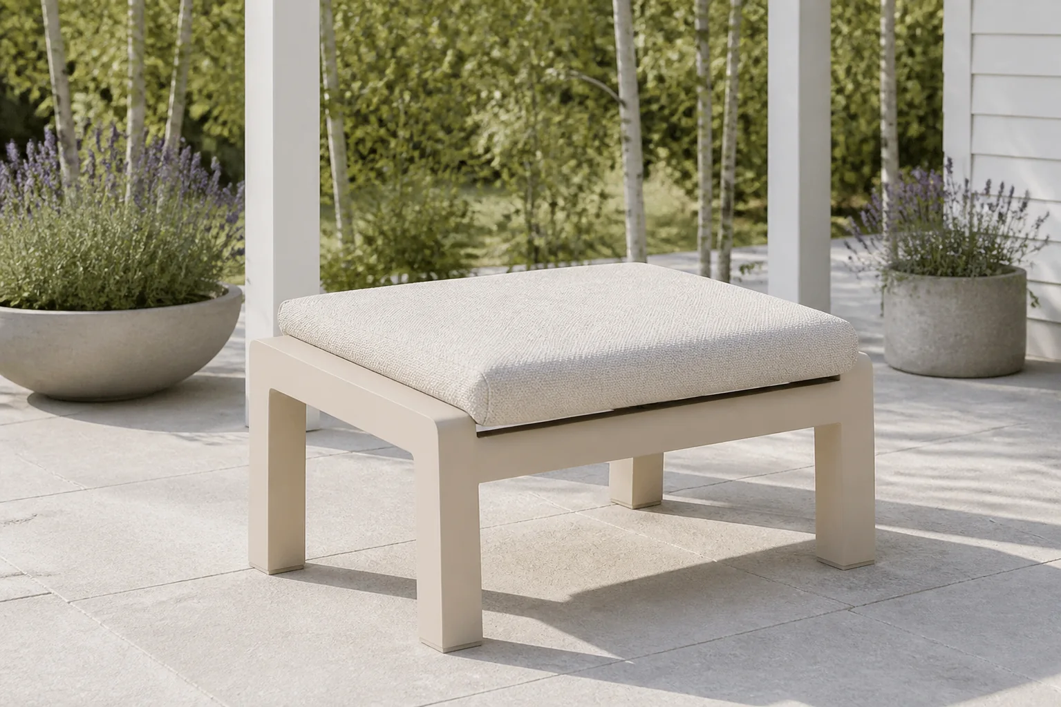 Sfeerfoto van Lifestyle Garden Furniture Evora lounge voetenbank – Taupe-naturel-bruin
