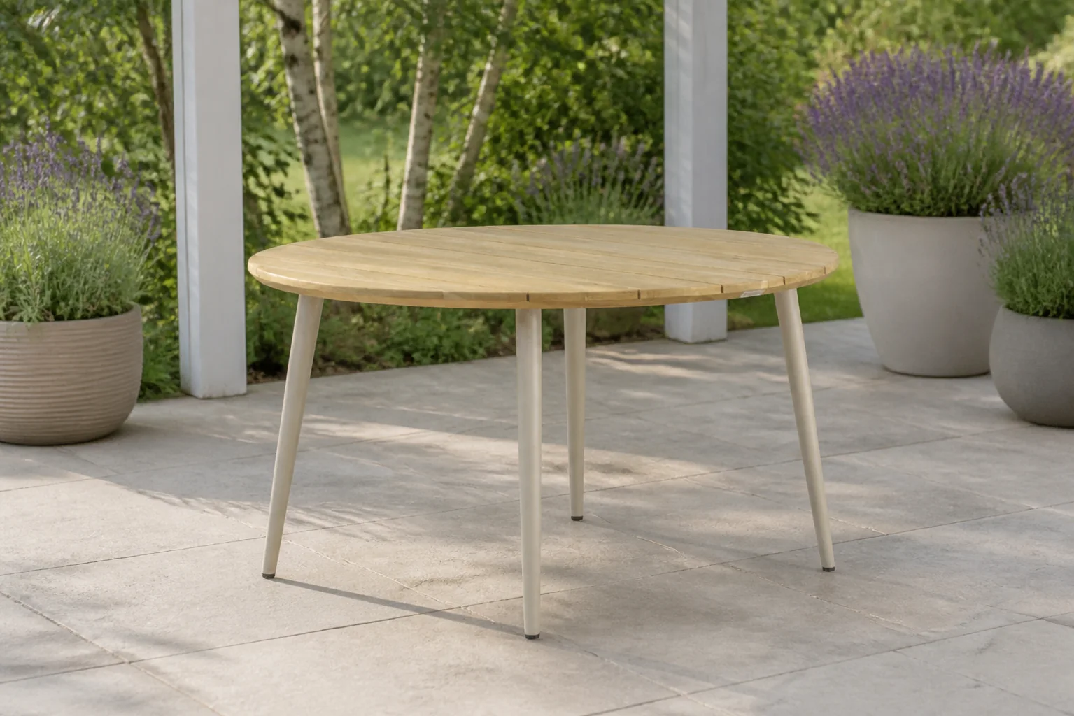 Sfeerfoto van Lifestyle Garden Furniture Montana dining tuintafel ø 130 cm – Taupe-naturel-bruin