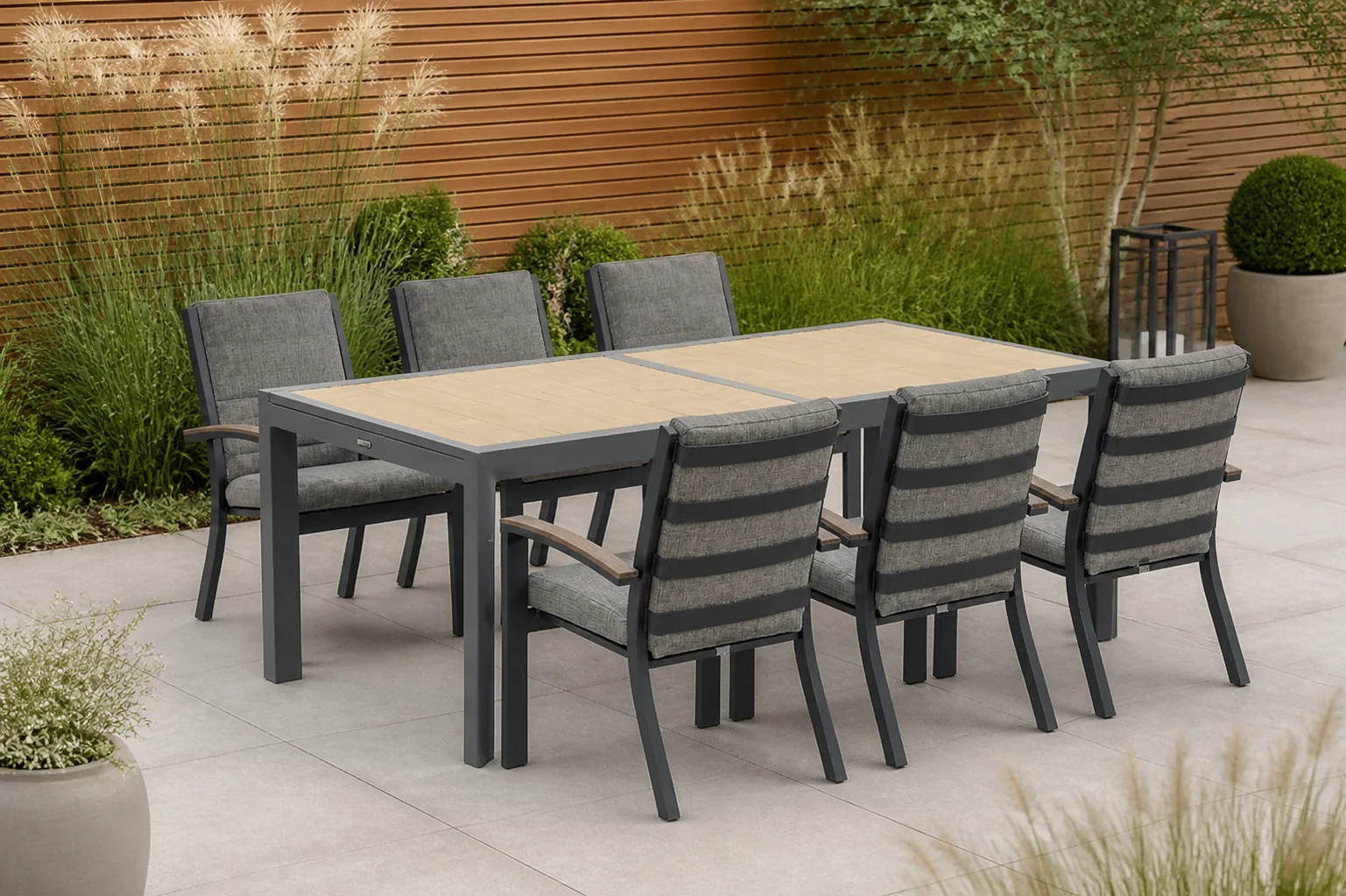 Sfeerfoto van Osmen Midura/Rosarno 214/273 cm dining tuinset 7-delig – Grijs-antraciet