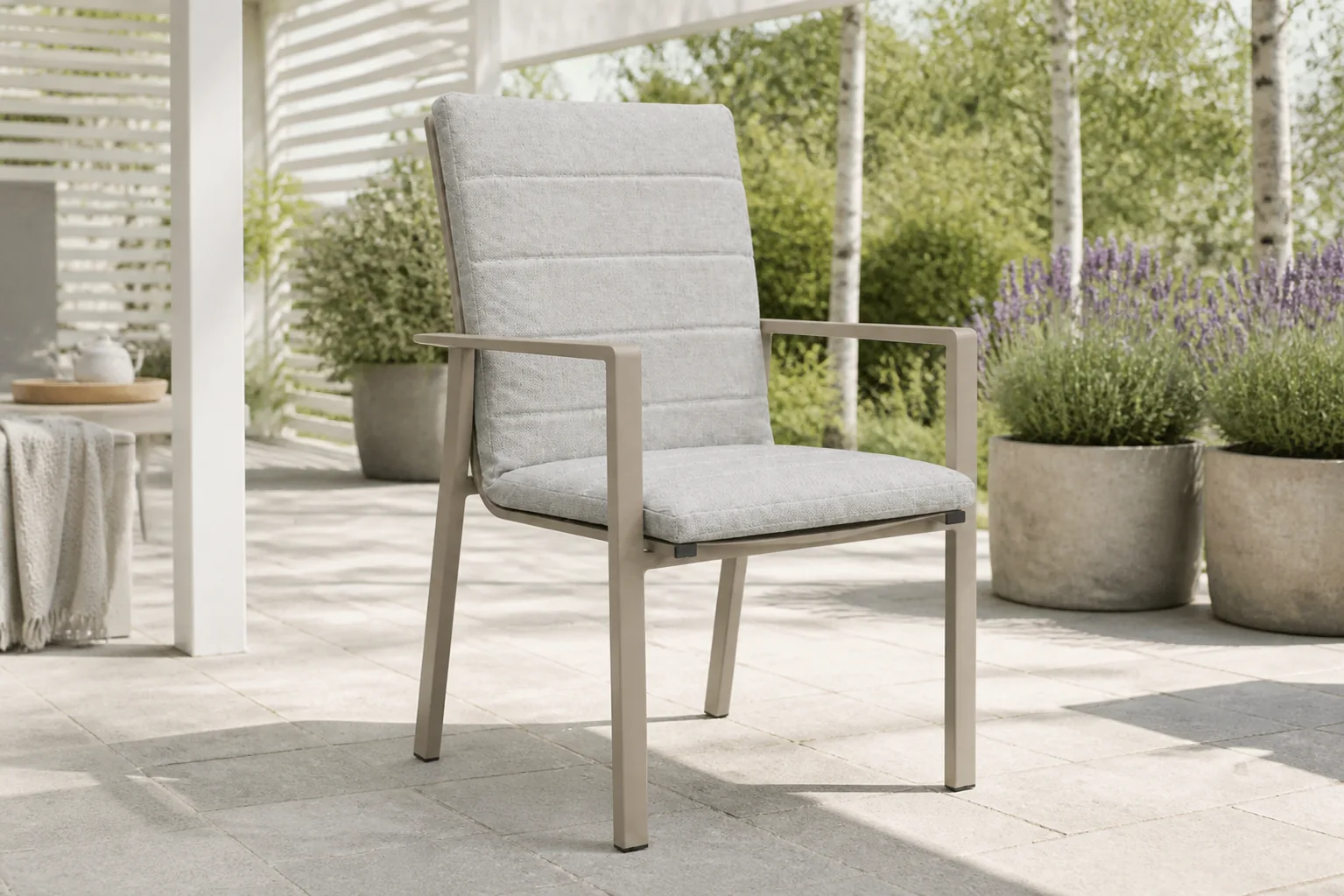 Sfeerfoto van Lifestyle Garden Furniture Timo dining tuinstoel loft/soft grey – Zand/Beige