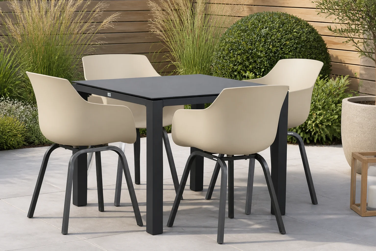Sfeerfoto van Lifestyle Garden Furniture Salina/Mateo 90 cm dining tuinset 5-elig – Taupe-naturel-bruin