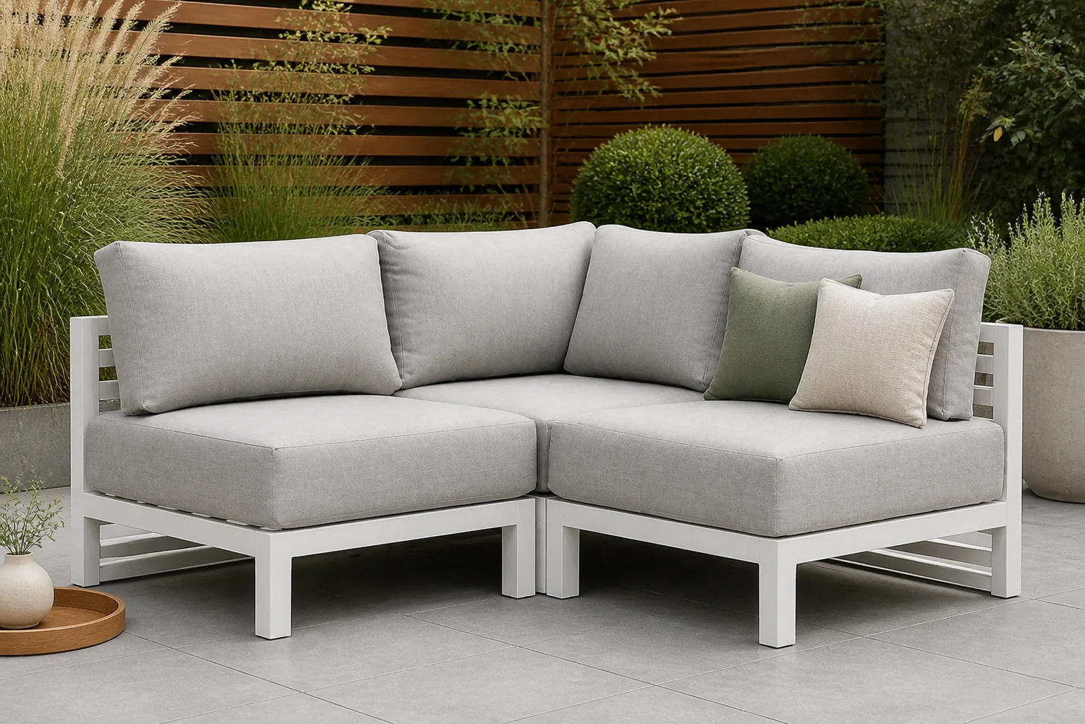 Sfeerfoto van Santika Furniture Jaya hoek loungeset 3-delig – Wit