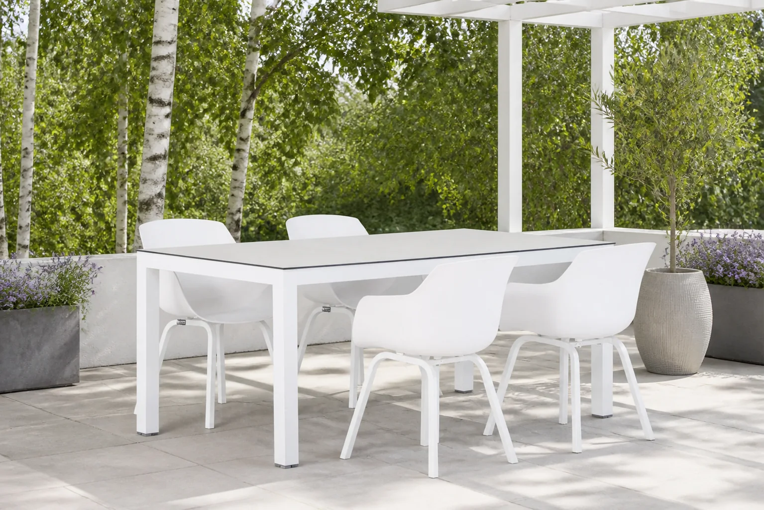Sfeerfoto van Lifestyle Garden Furniture Salina/Margao 180 cm dining tuinset 5-delig – Wit