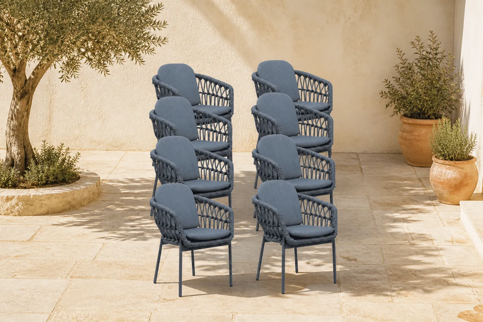 Sfeerfoto van LUX outdoor living Femke dining tuinstoel set van 8 | touw + aluminium | antraciet