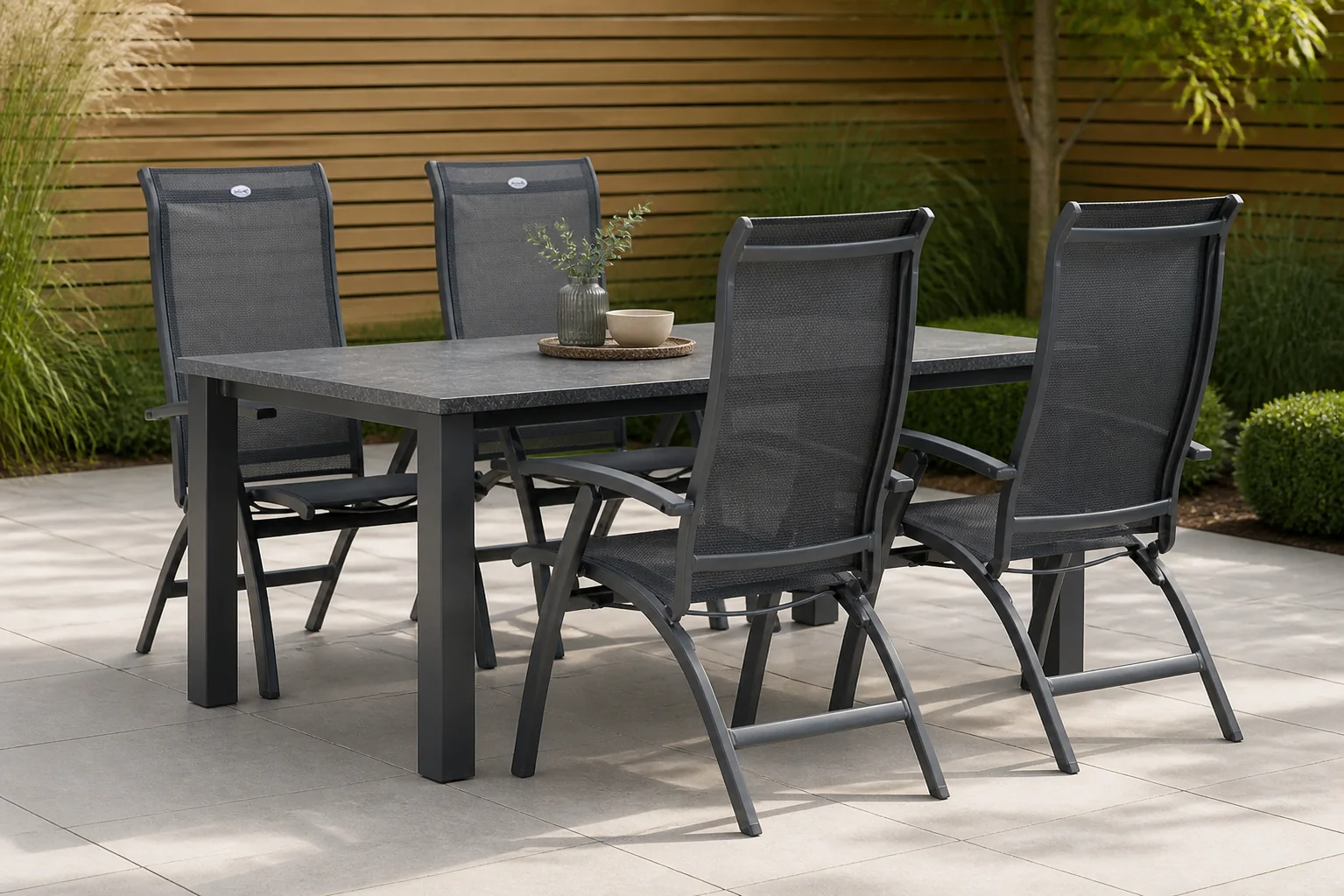 Sfeerfoto van Hartman Summerland/Munster 180 cm dining tuinset 5-delig – Grijs-antraciet