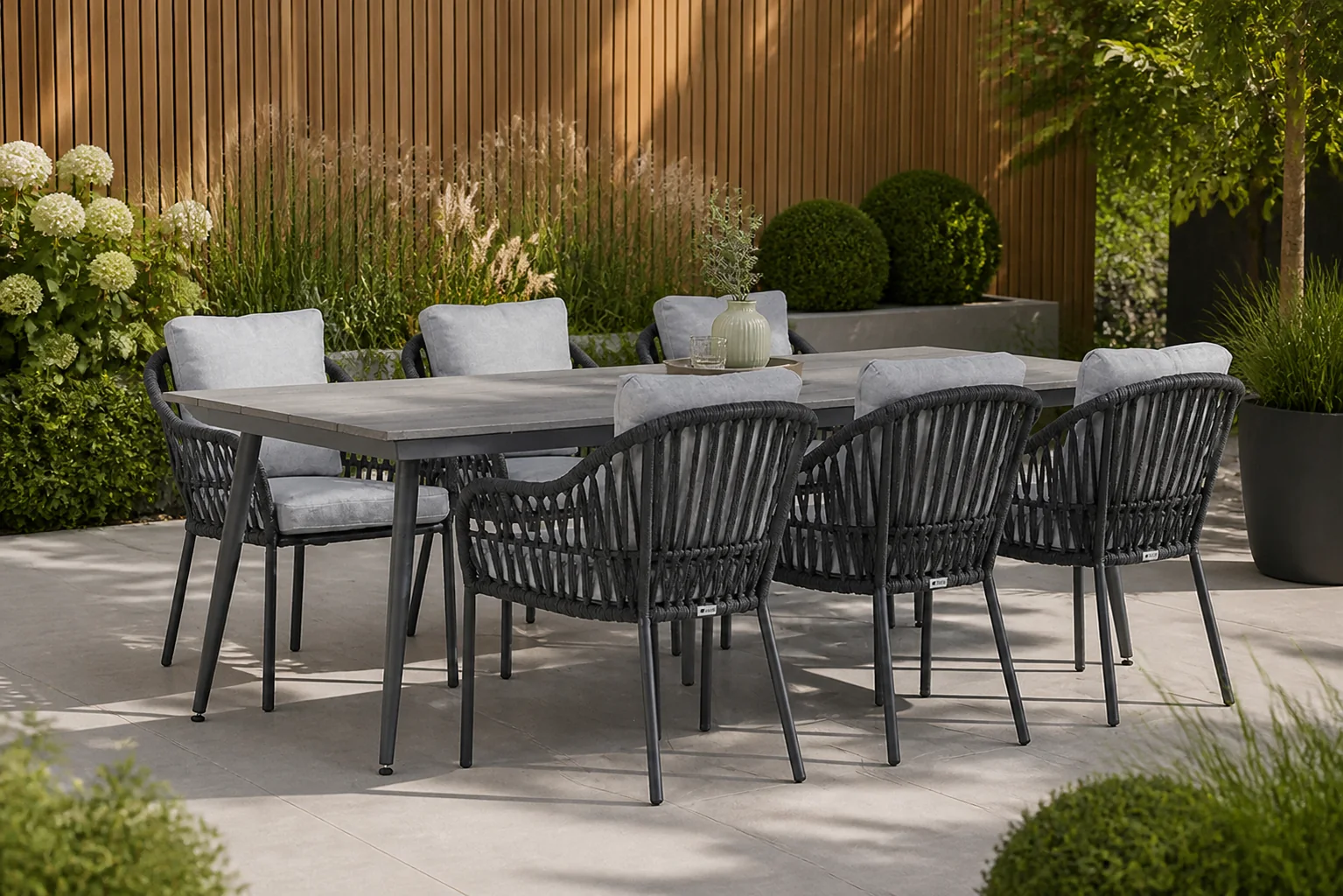 Sfeerfoto van Coco Puerto/Matale 240 cm dining tuinset 7-delig – Grijs-antraciet