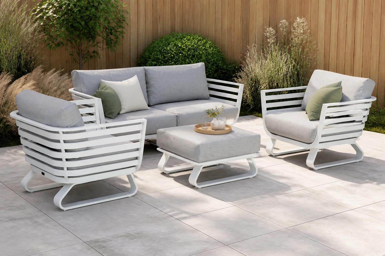 Sfeerfoto van Santika Furniture Sovita stoel-bank loungeset 5-delig – Wit