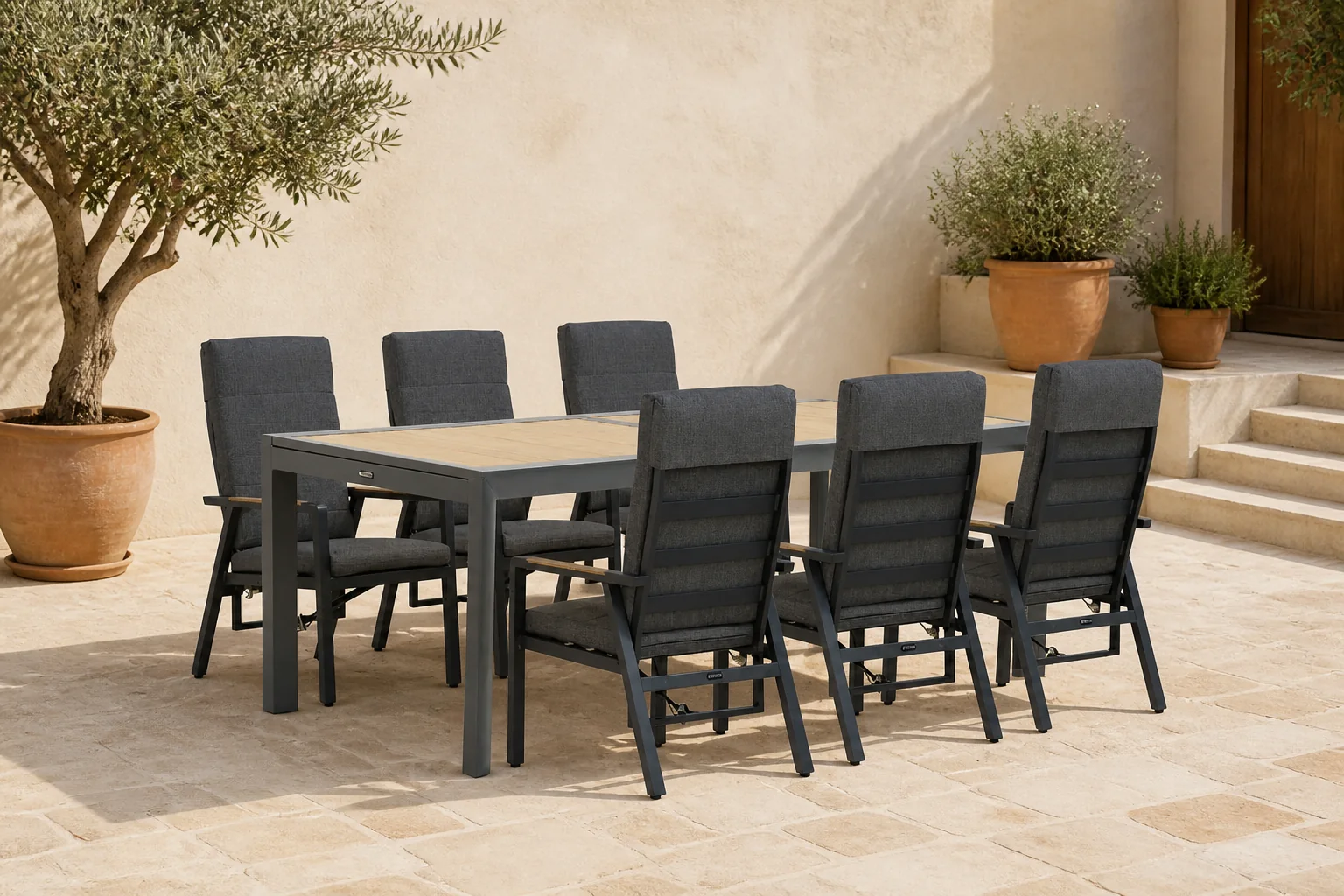 Sfeerfoto van Lifestyle Garden Furniture Marseille/Rosarno 214/273 cm dining tuinset 7-delig – Grijs-antraciet