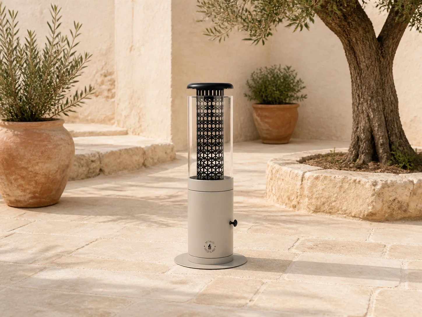 Sfeerfoto van Monti HeatLine + 15% kassakorting | Ember pellet terrasverwarmer ø24cm (h: 58cm) – Taupe