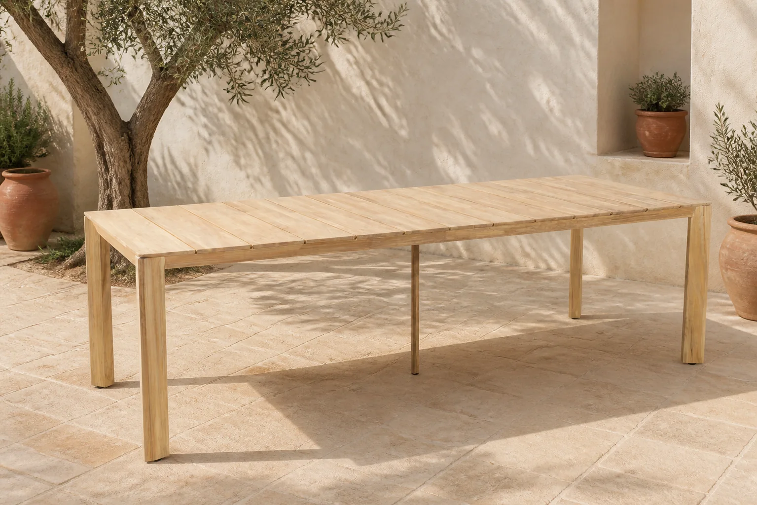 Sfeerfoto van 4 Seasons Outdoor Lucas dining tuintafel 240 x 100 cm – Naturel teak