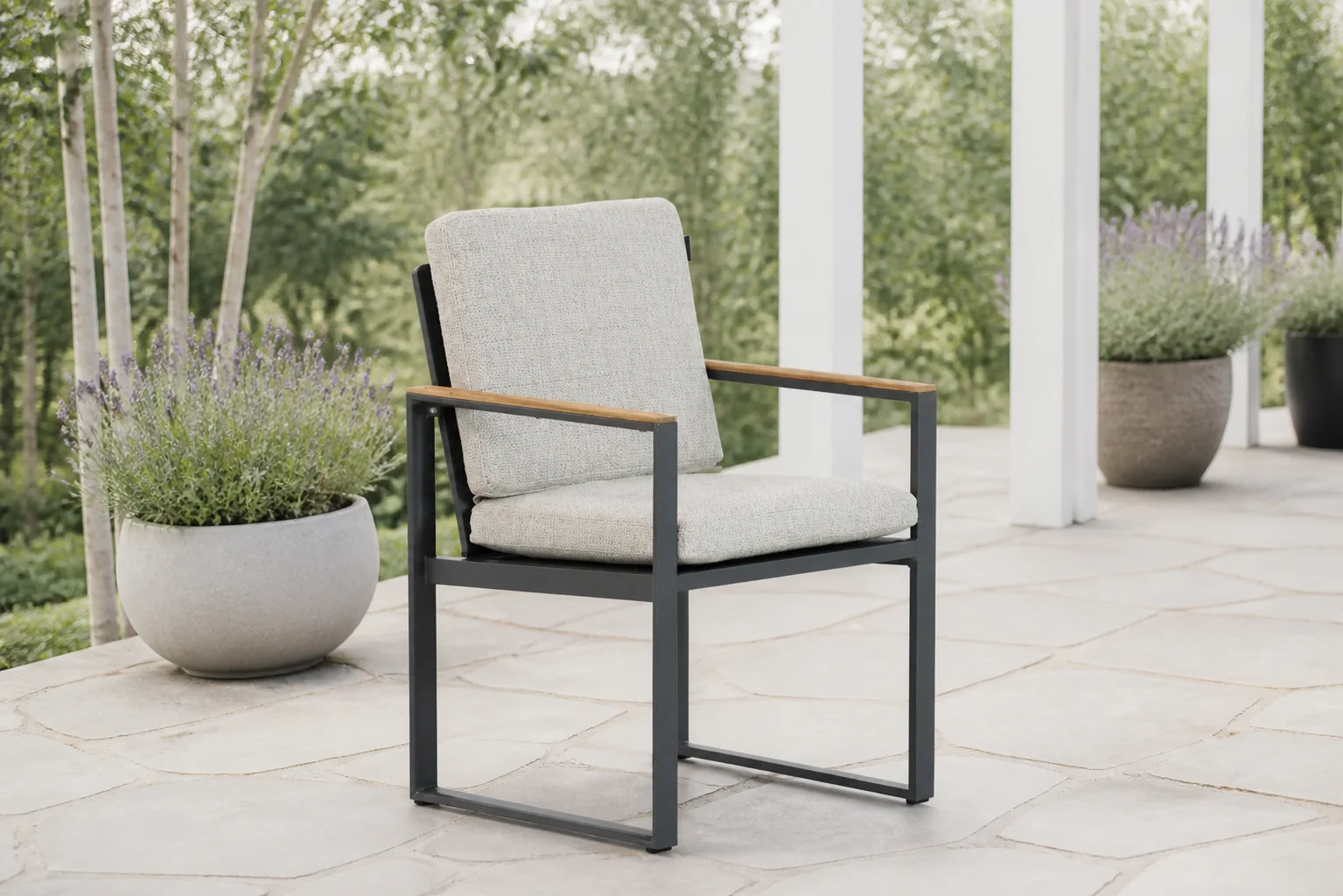 Sfeerfoto van Lifestyle Garden Furniture Faro dining tuinstoel – Grijs-antraciet