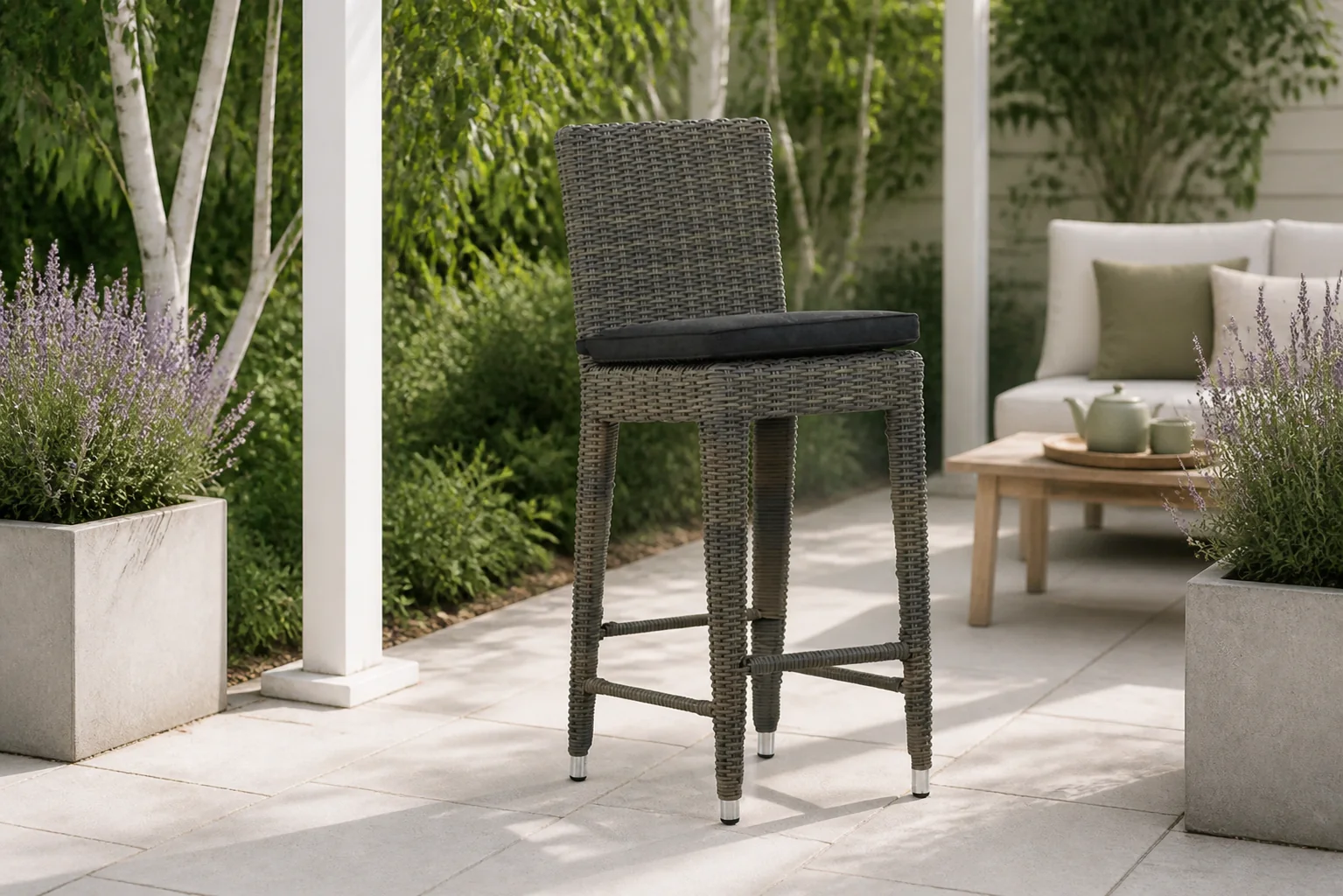 Sfeerfoto van Garden Collections York barchair kubu – Taupe-naturel-bruin