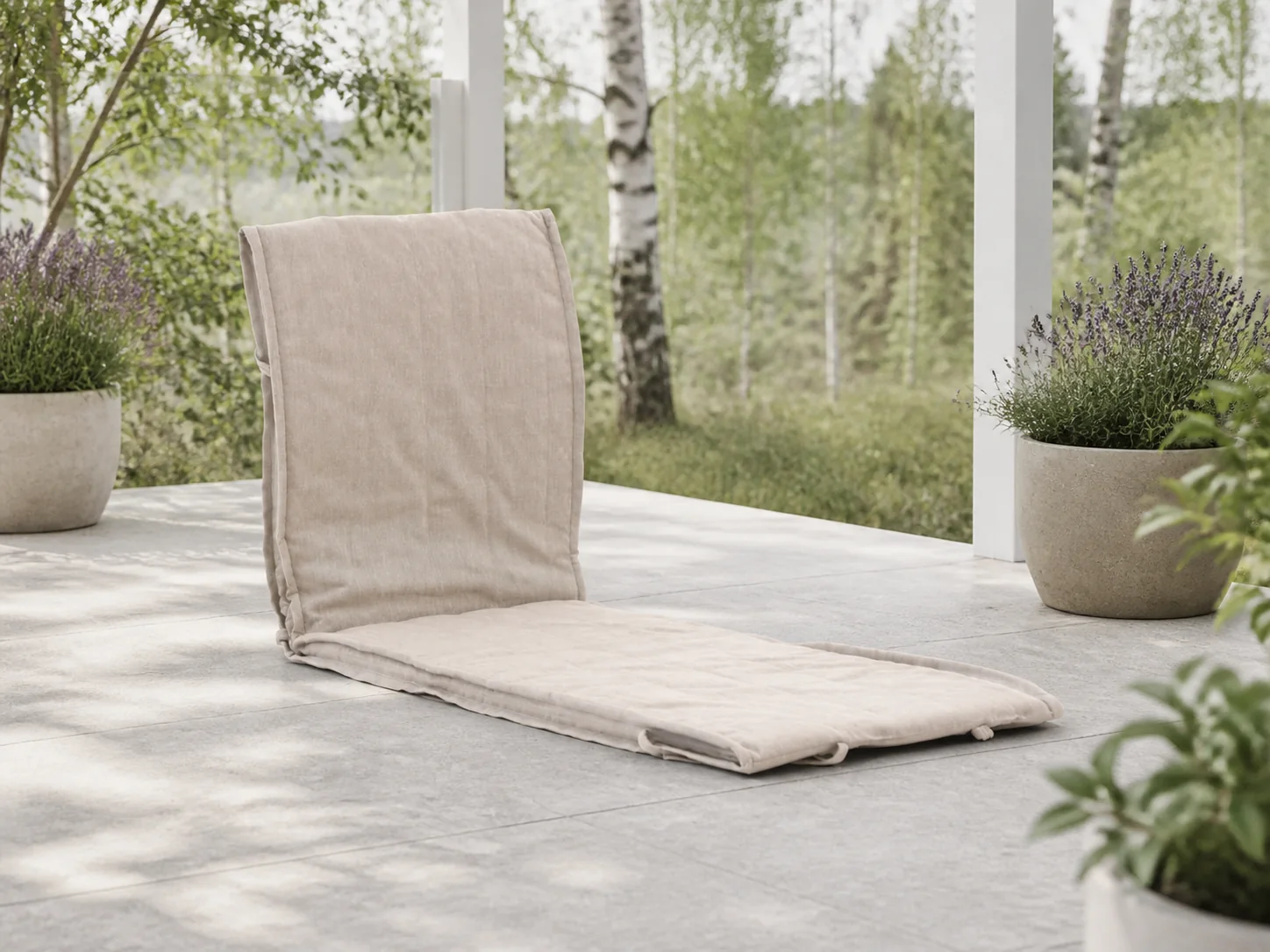 Sfeerfoto van Madison Fiber tuinkussen voor ligbed 200x65cm – Taupe