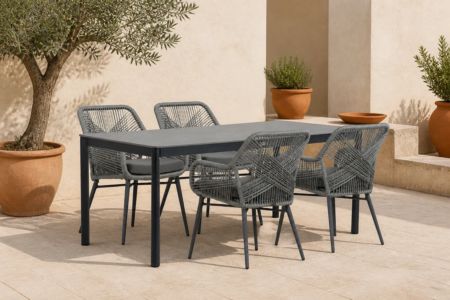 Sfeerfoto van Lifestyle Garden Furniture Advance/Como 180 cm dining tuinset 5-delig – Grijs-antraciet