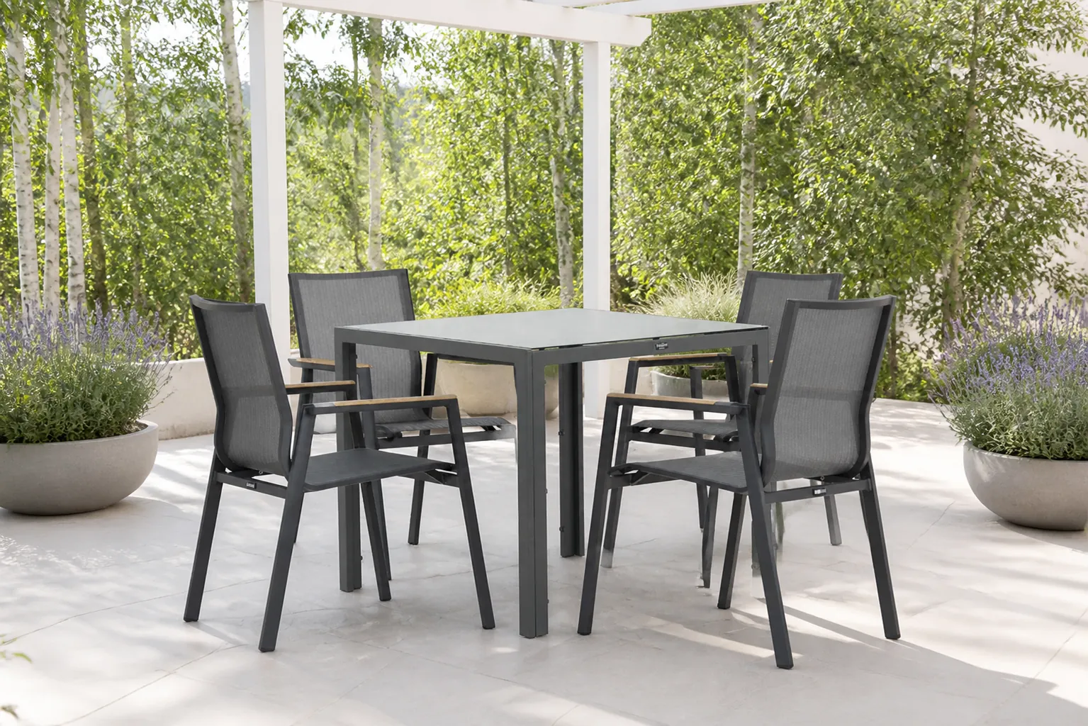 Sfeerfoto van Lifestyle Garden Furniture Fiora/Venustas 85 cm dining tuinset 5-delig – Grijs-antraciet