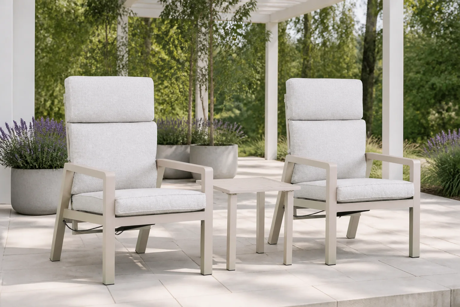 Sfeerfoto van Lifestyle Garden Furniture Albelli bistroset 3-delig – Taupe-naturel-bruin