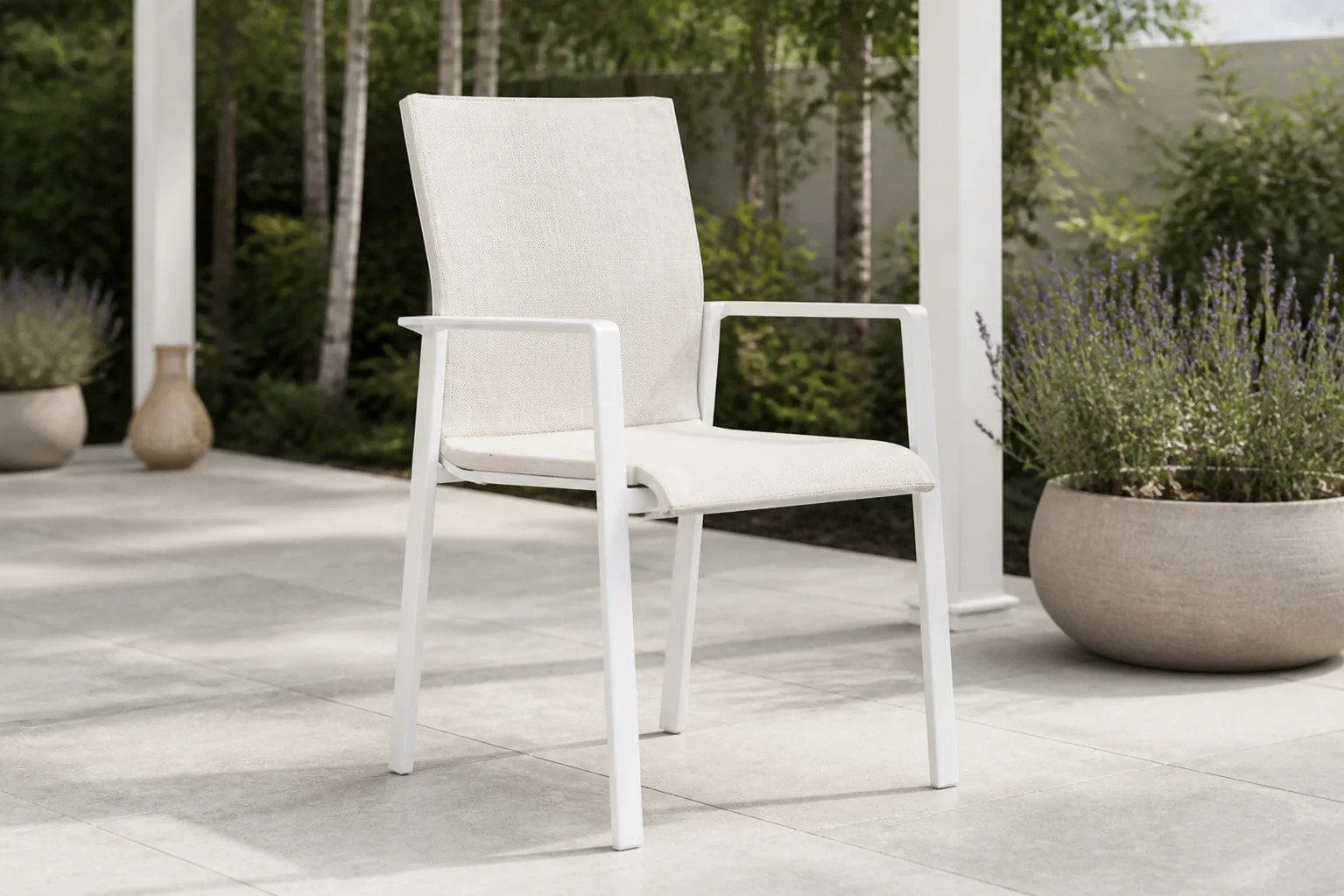 Sfeerfoto van Lifestyle Garden Furniture Rome dining tuinstoel – Wit