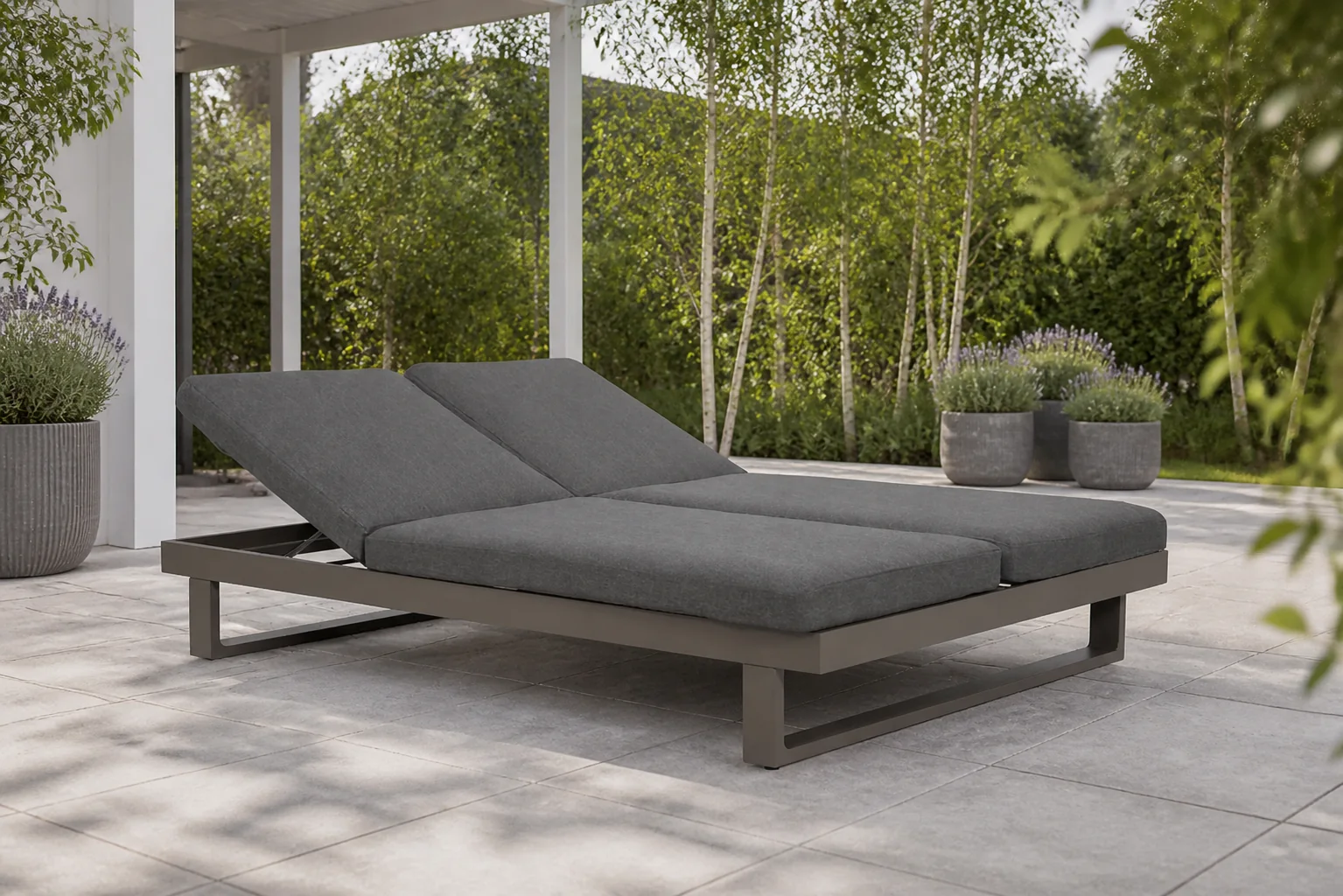 Sfeerfoto van Lifestyle Garden Furniture Massimo ligbed met kussen antraciet/dark grey – Grijs-antraciet