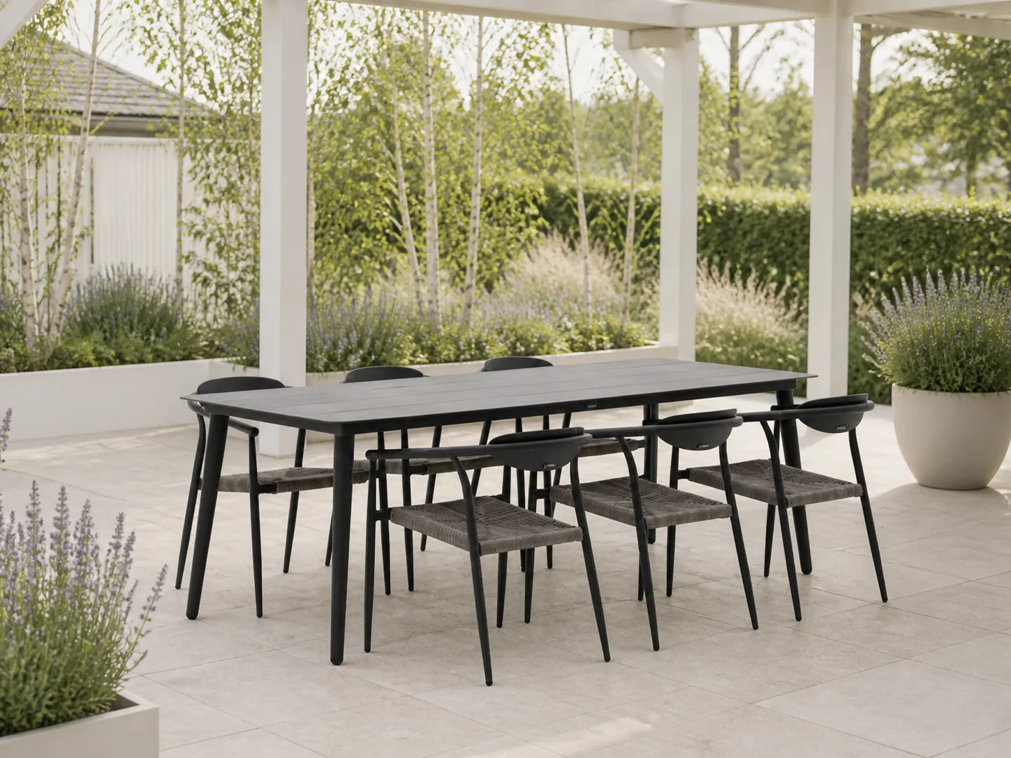 Sfeerfoto van Manifesto Furniture Cavone/Sora 220cm dining tuinset 7-delig stapelbaar – Grijs