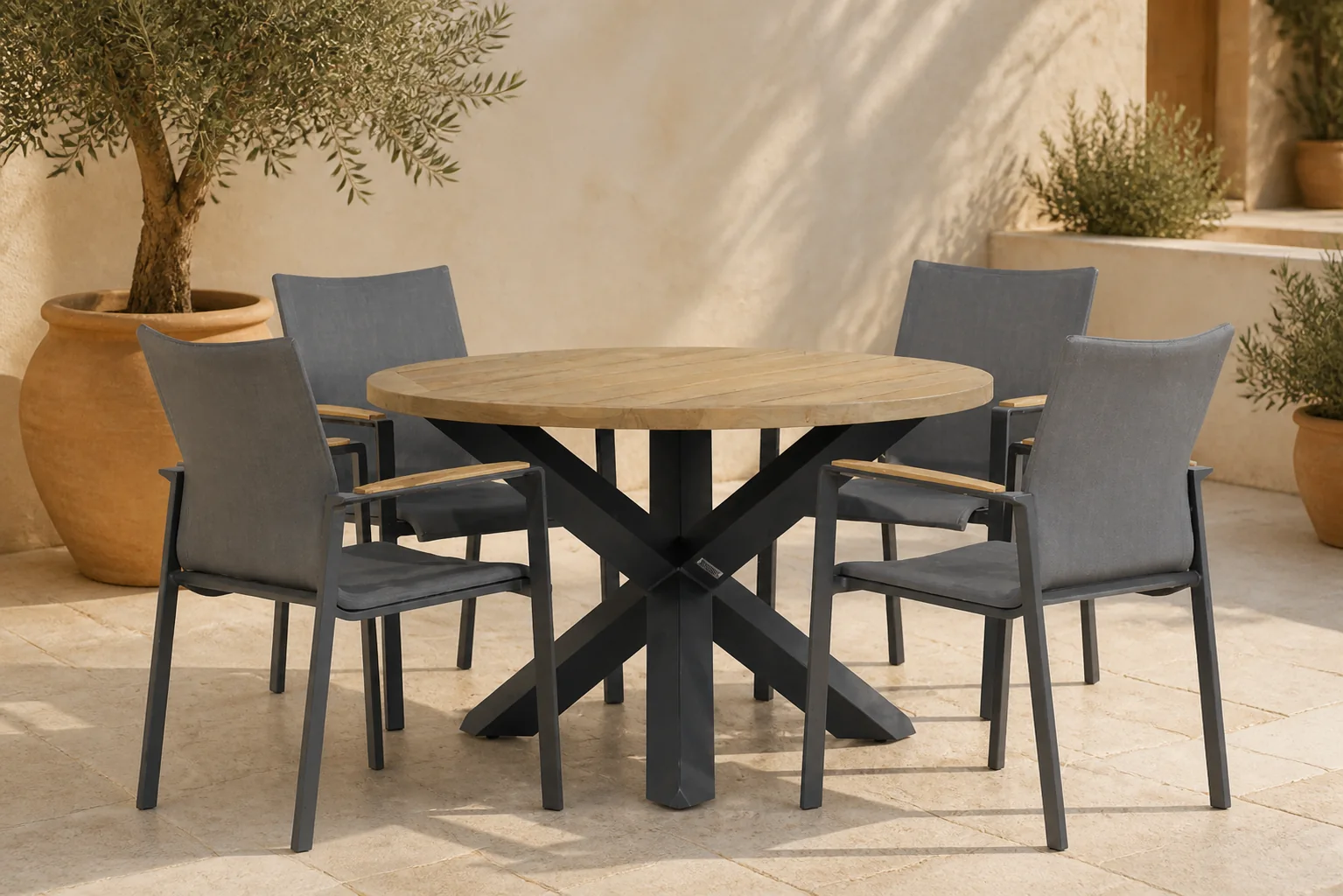 Sfeerfoto van Lifestyle Garden Furniture Brandon/Rockville 120 cm rond dining tuinset 5-delig – Grijs-antraciet