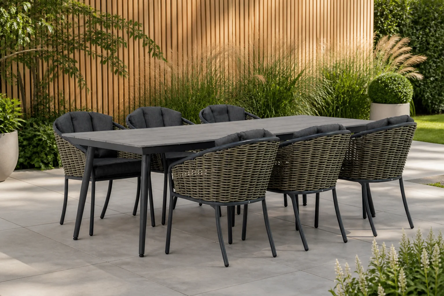Sfeerfoto van Santika Furniture Tika/Matale 240 cm dining tuinset 7-delig – Grijs-antraciet