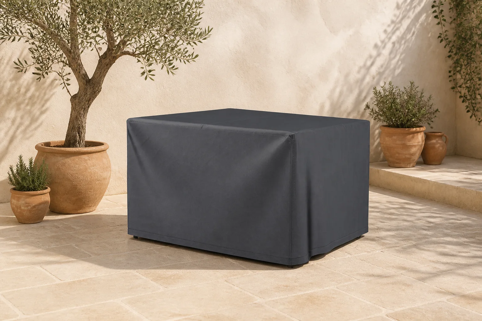 Sfeerfoto van Platinum AeroCover | Afdekhoes Vuurtafel 99 x 99 x 60(h) cm