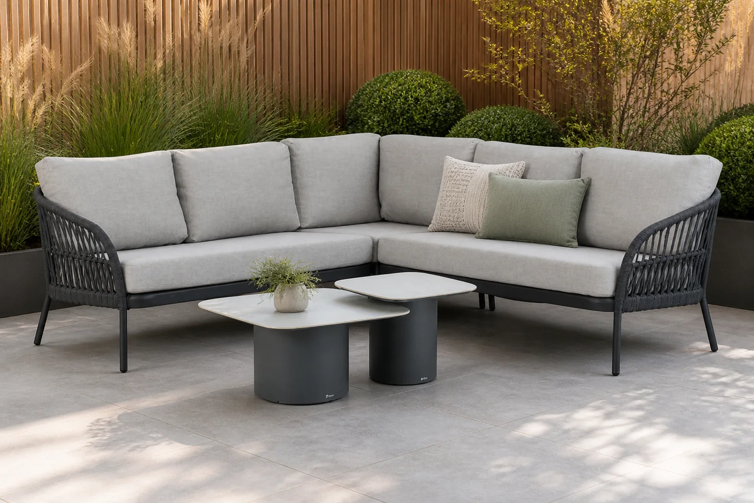 Sfeerfoto van Coco Puerto/Ronda 50/70 cm hoek loungeset 5-delig – Grijs-antraciet