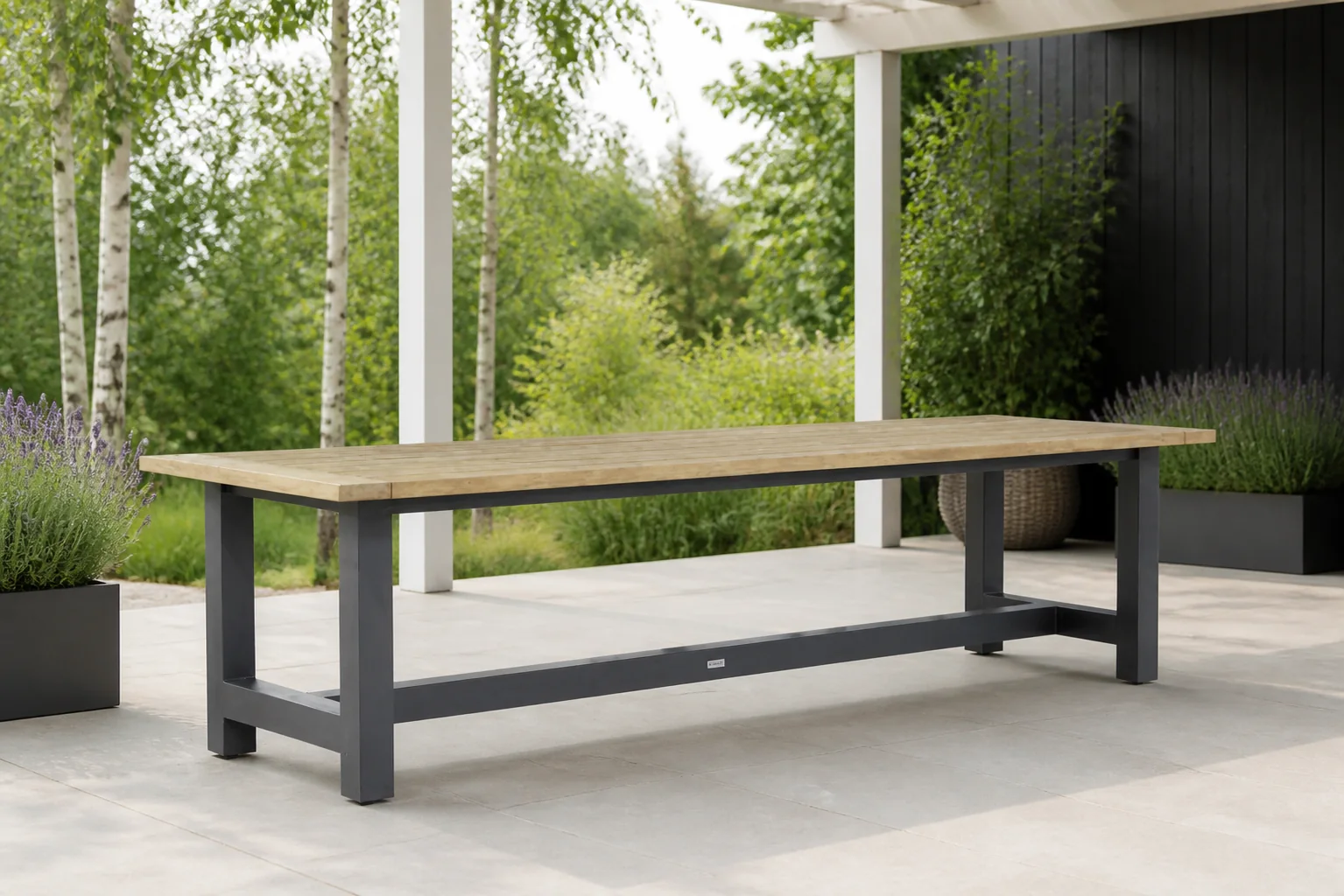 Sfeerfoto van Lifestyle Garden Furniture San Francisco dining tuintafel 300 x 100 cm – Grijs-antraciet