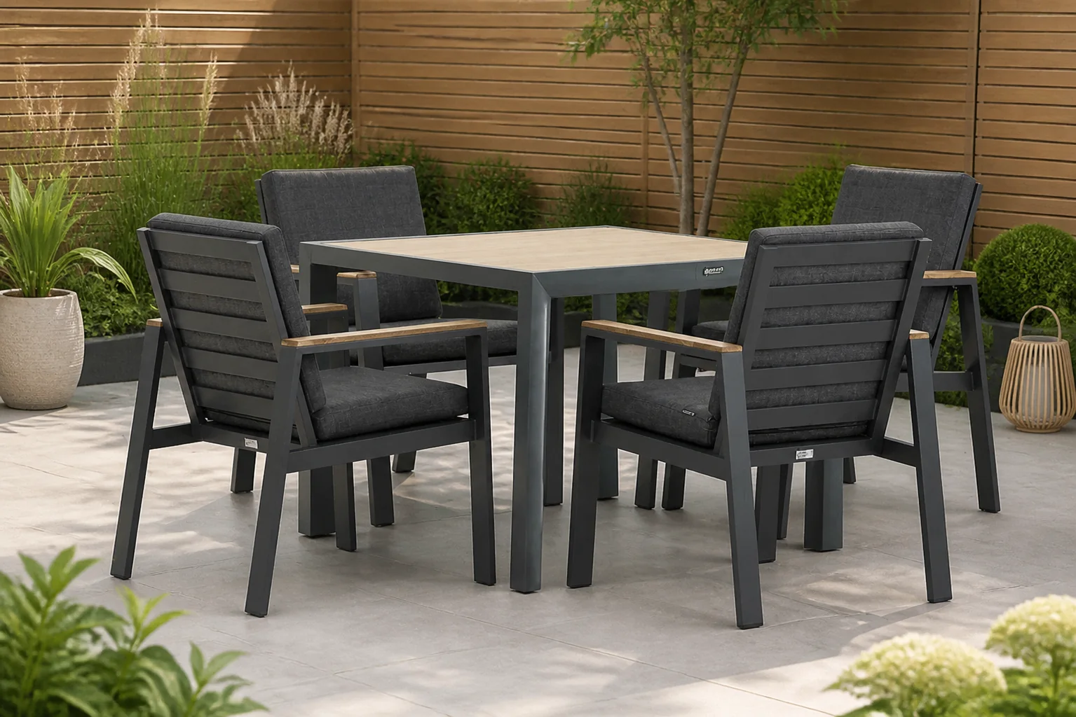 Sfeerfoto van Osmen Lifestyle Marietta/Borello 100 cm dining tuinset 5-delig – Grijs-antraciet