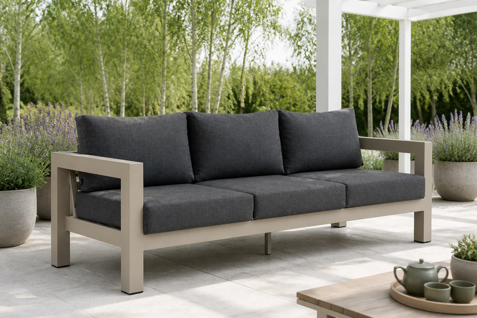 Sfeerfoto van Lifestyle Garden Furniture Luca lounge tuinbank 3-zits – Taupe-naturel-bruin