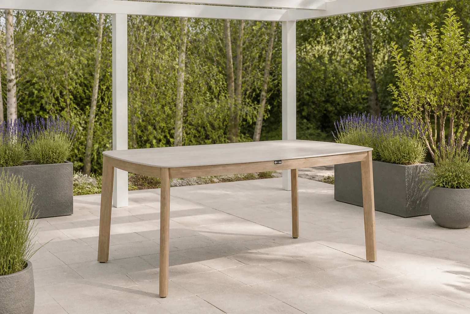 Sfeerfoto van Santika Furniture Indah dining tuintafel 160 x 90 cm – Taupe-naturel-bruin