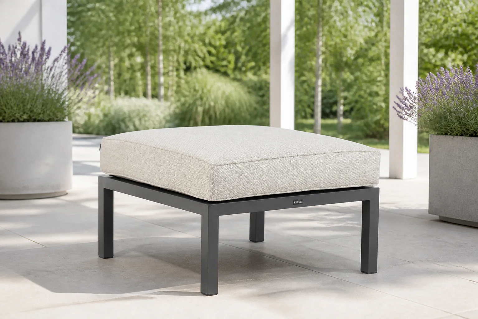 Sfeerfoto van Lifestyle Garden Furniture Rodenzo lounge voetenbank – Grijs-antraciet