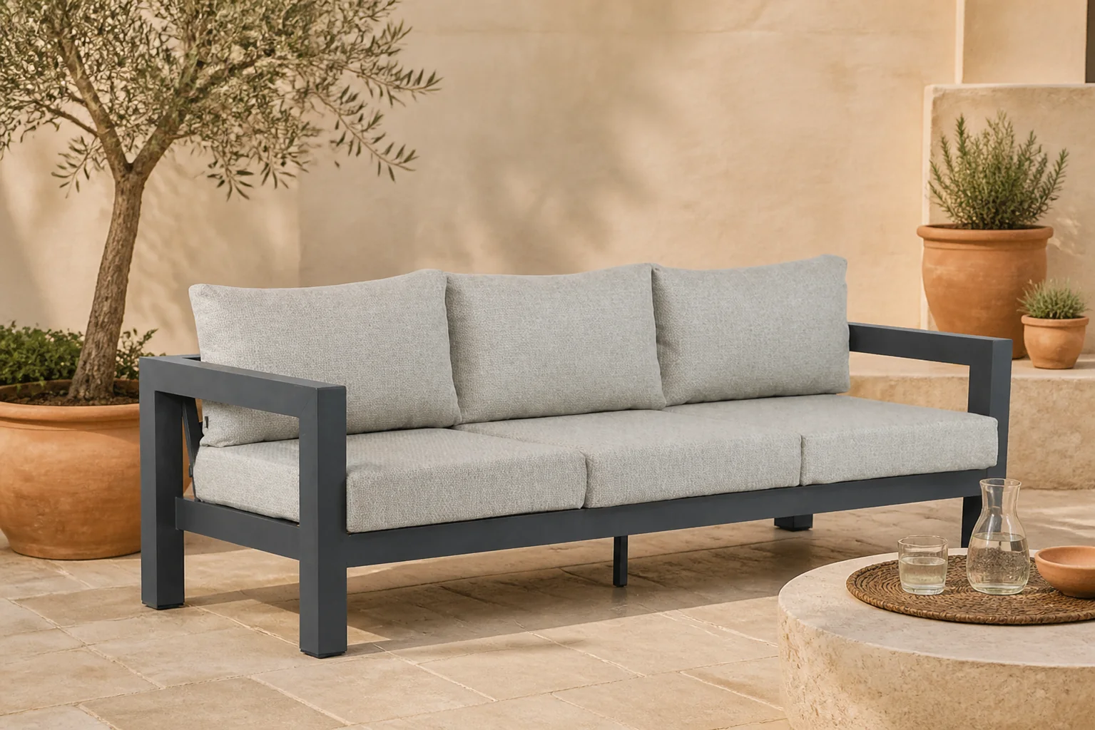 Sfeerfoto van Lifestyle Garden Furniture Luca lounge tuinbank 3-zits – Grijs-antraciet